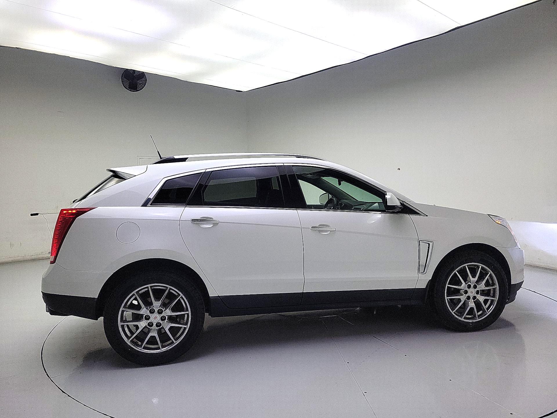 Thumbnail: 2016 Cadillac SRX - 4