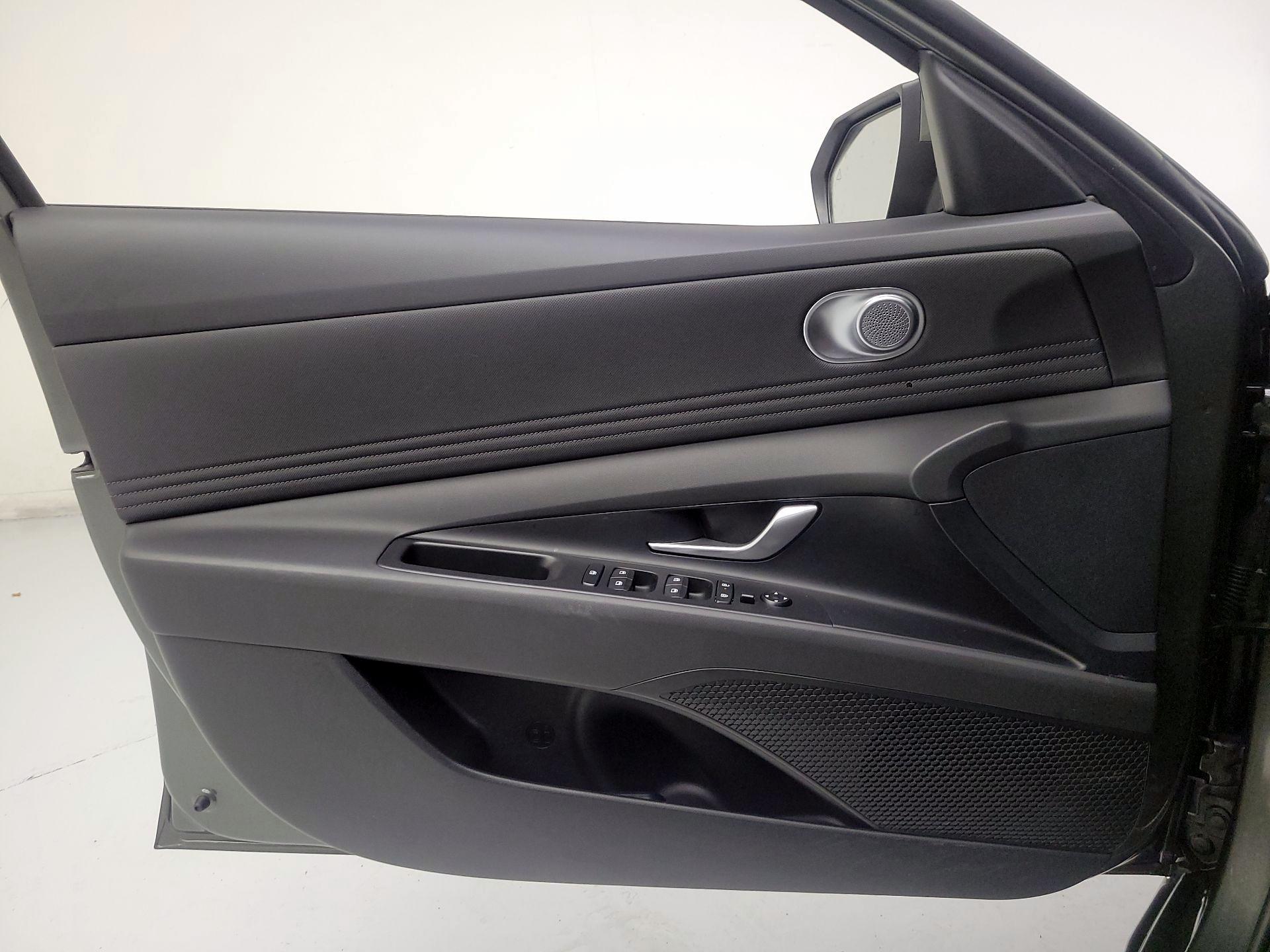 Thumbnail: 2025 Hyundai Elantra - 12