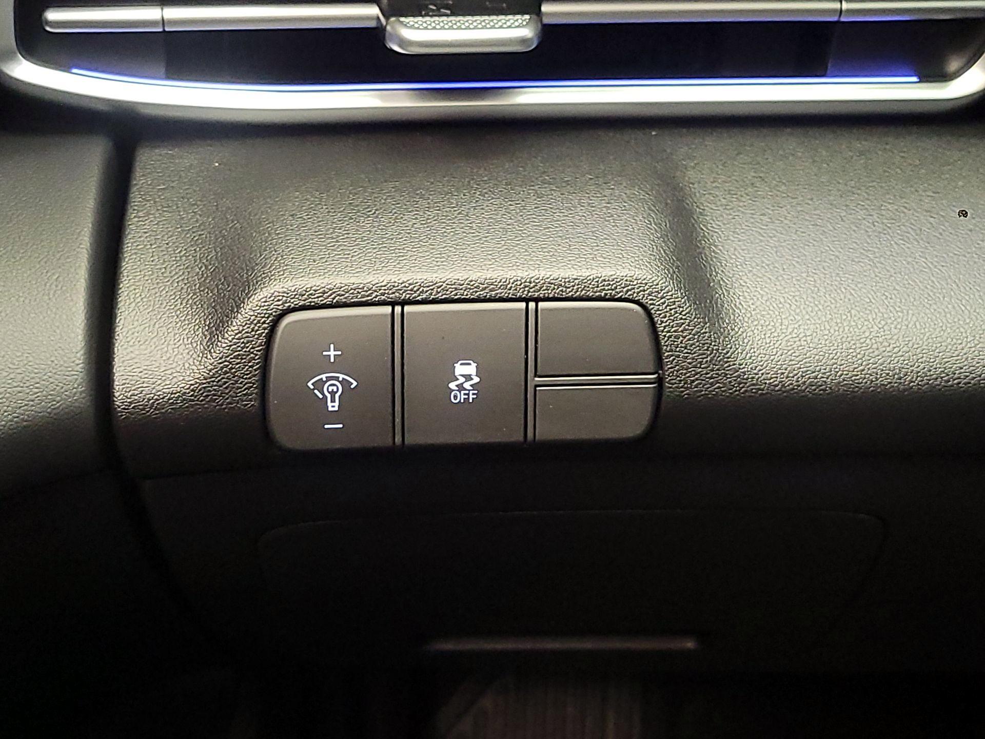 Thumbnail: 2025 Hyundai Elantra - 13