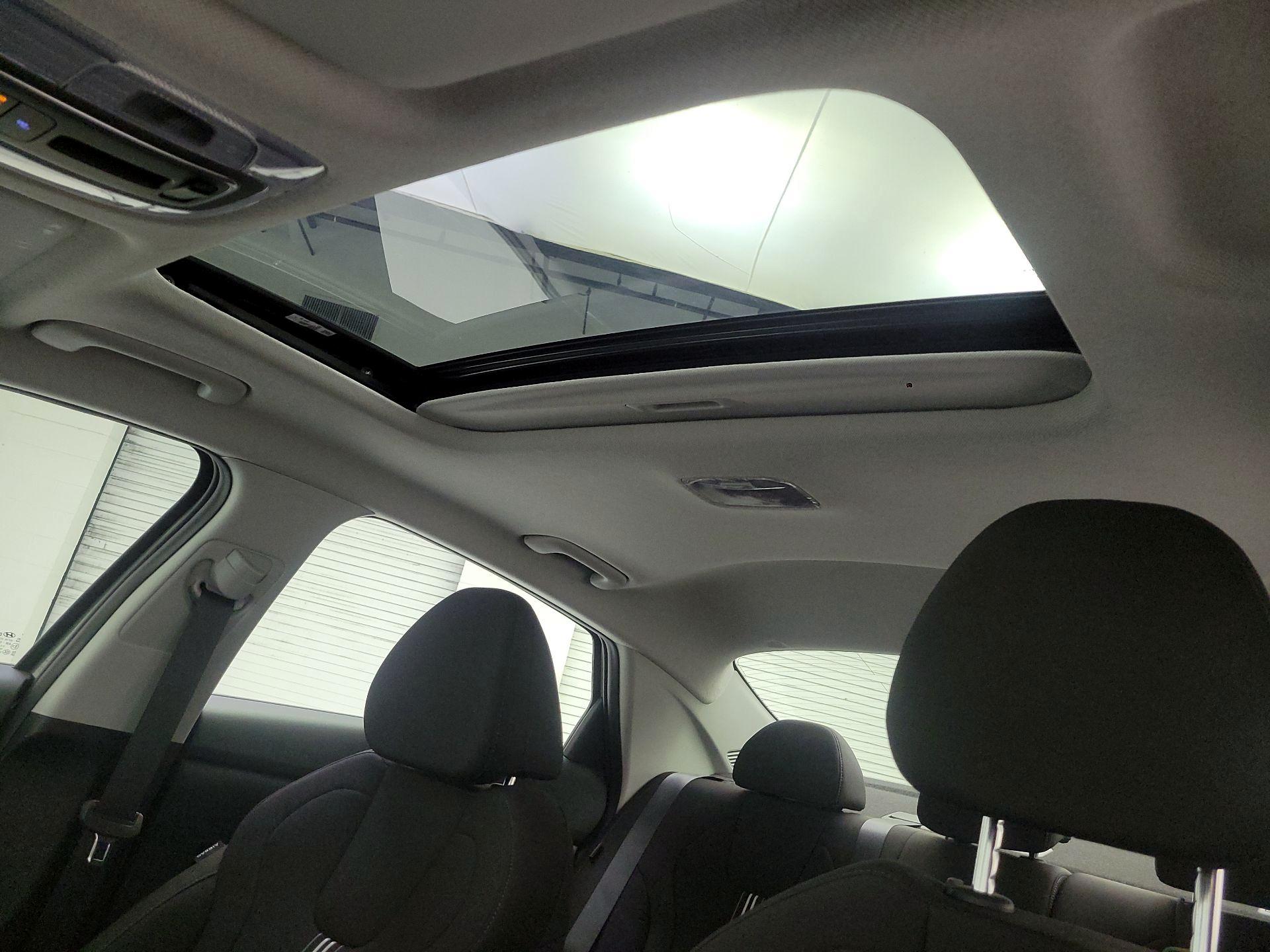 Thumbnail: 2025 Hyundai Elantra - 20