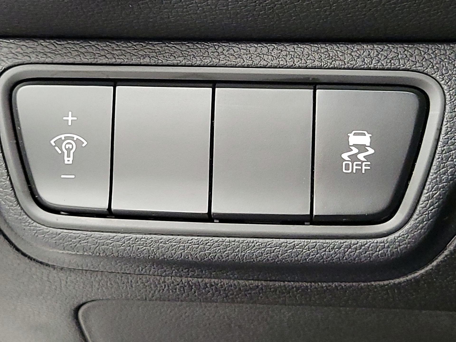 Thumbnail: 2023 Kia Forte - 13