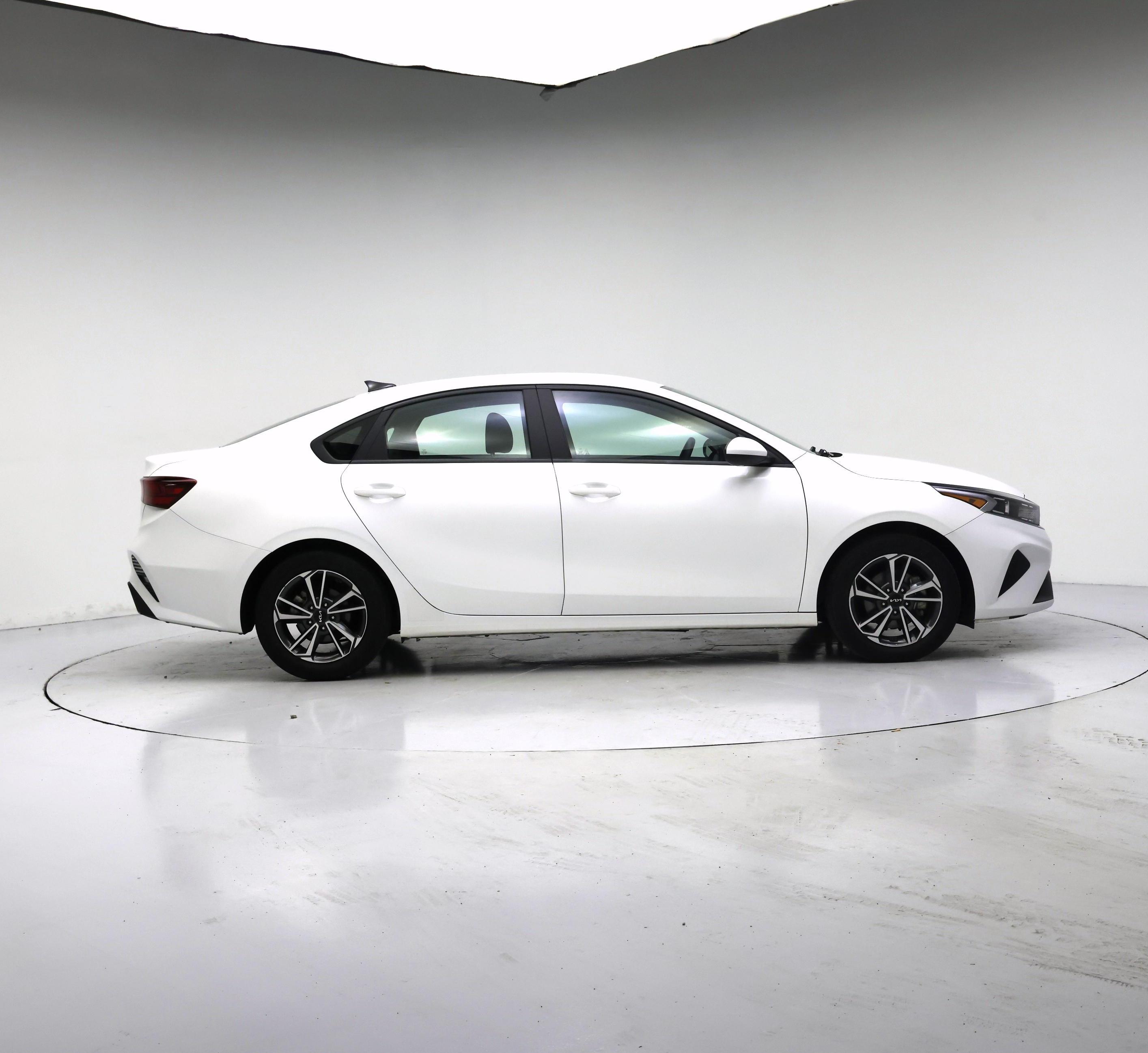 Thumbnail: 2023 Kia Forte - 7