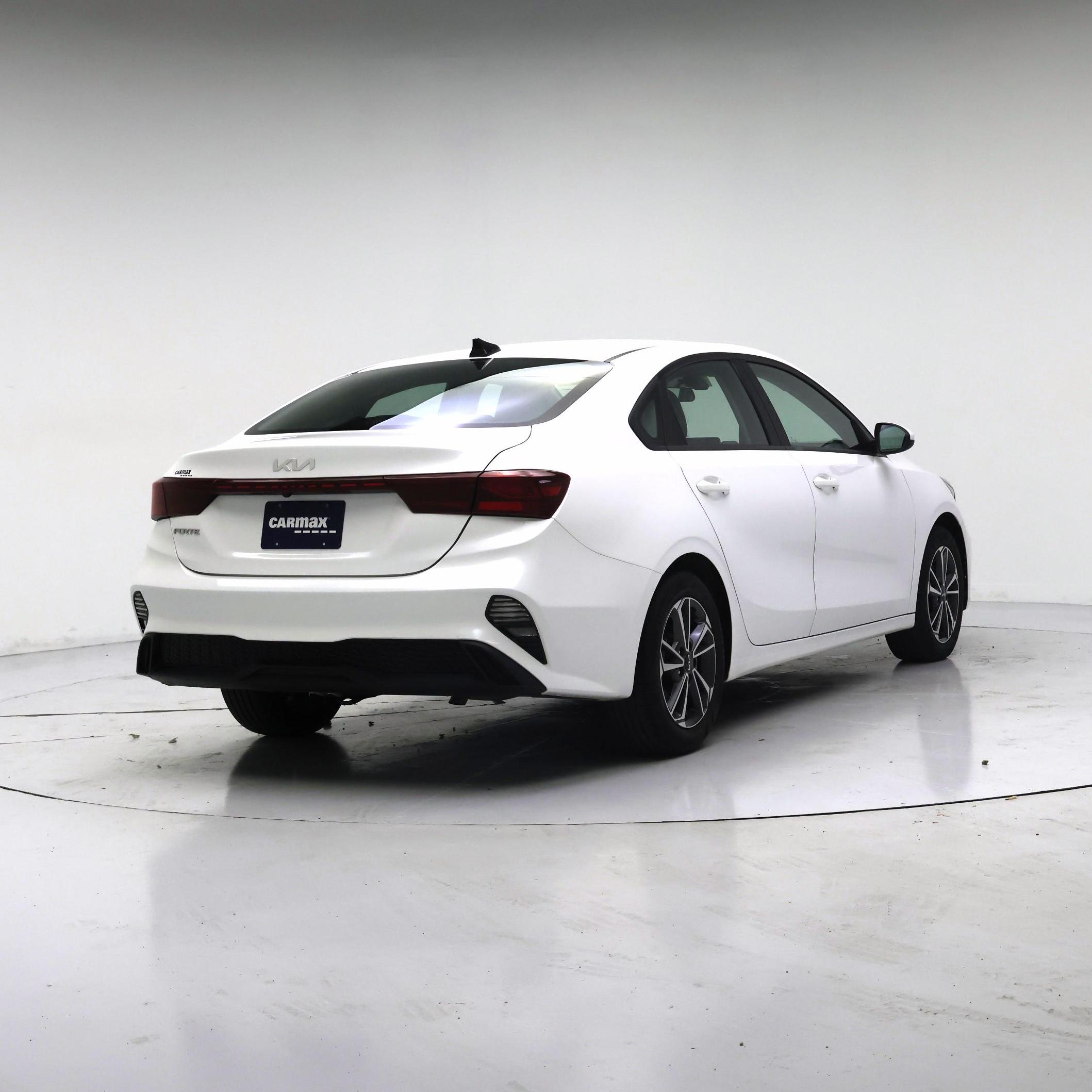 Thumbnail: 2023 Kia Forte - 8