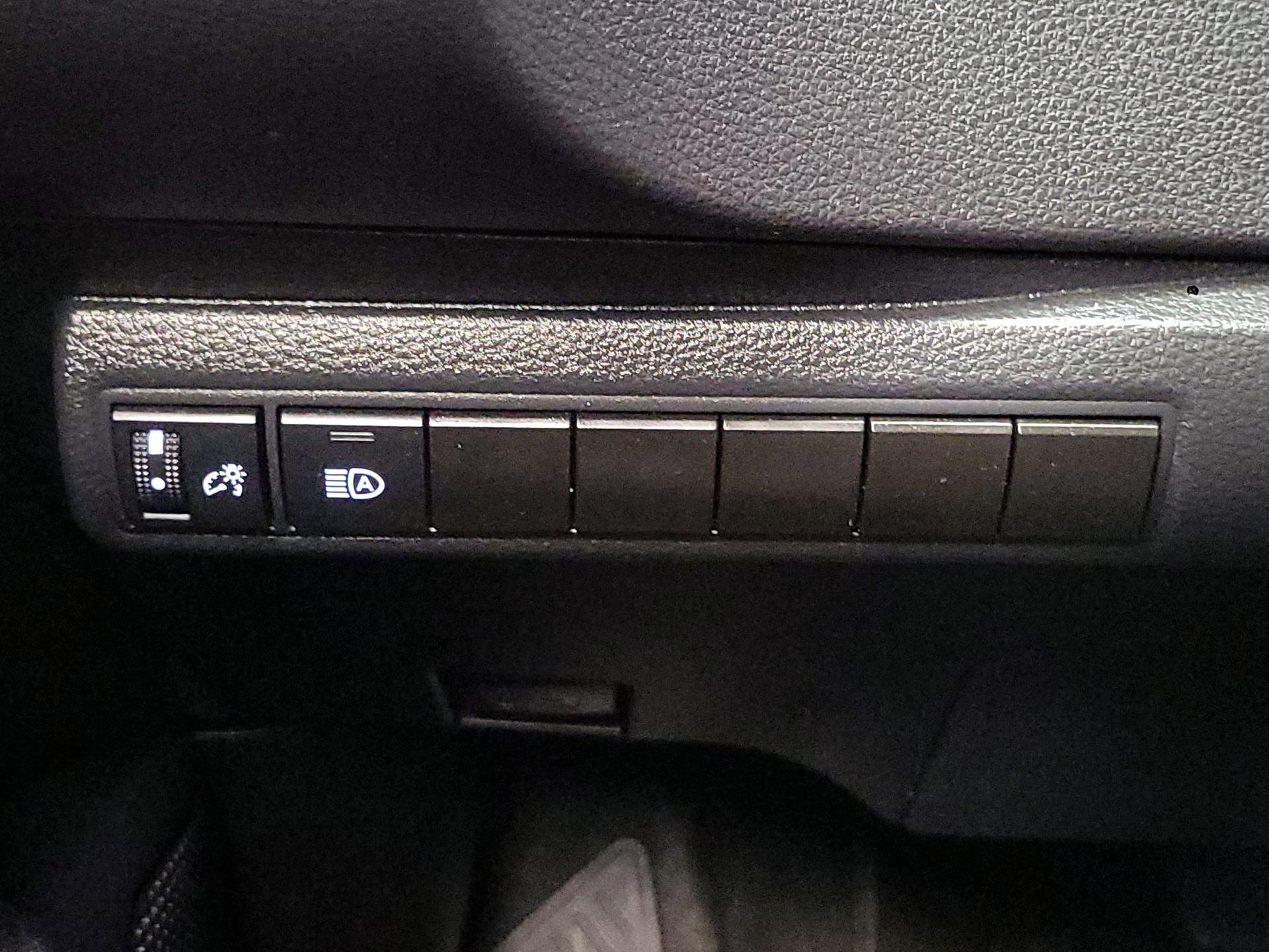 Thumbnail: 2024 Toyota Corolla - 11