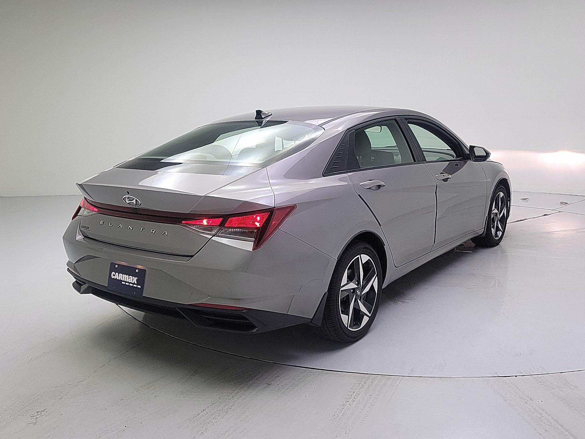 Thumbnail: 2023 Hyundai Elantra - 5