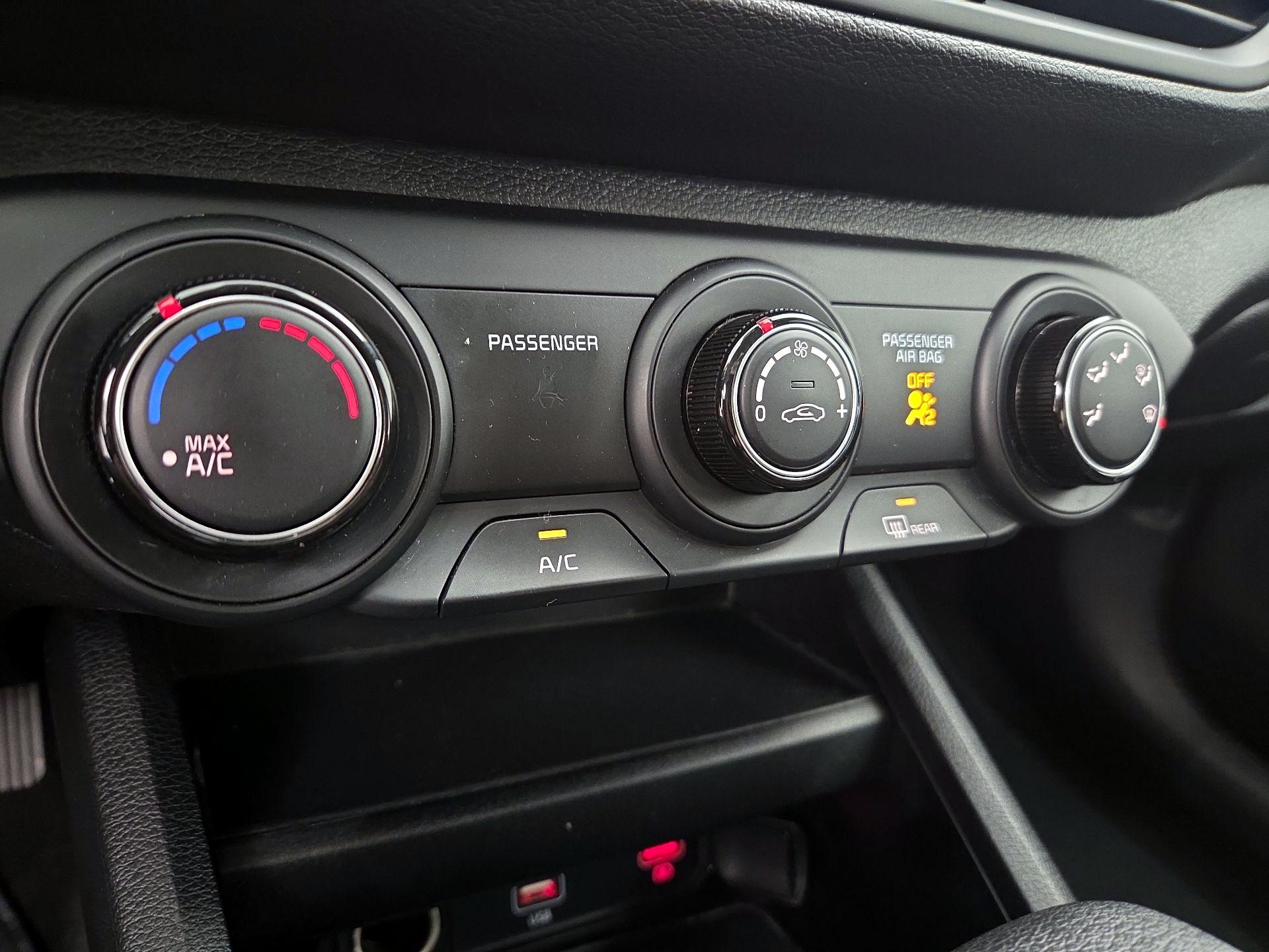 Thumbnail: 2024 Kia Forte - 16