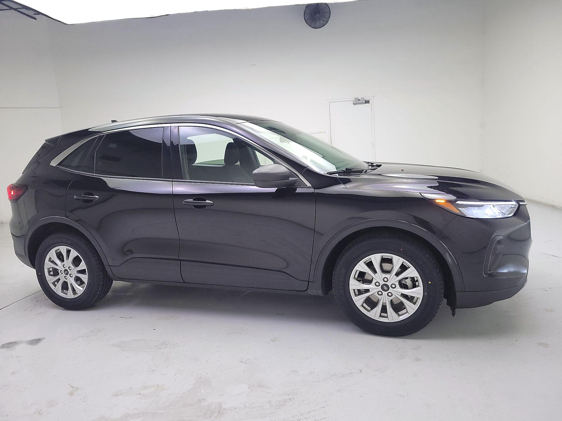 Thumbnail: 2023 Ford Escape - 4