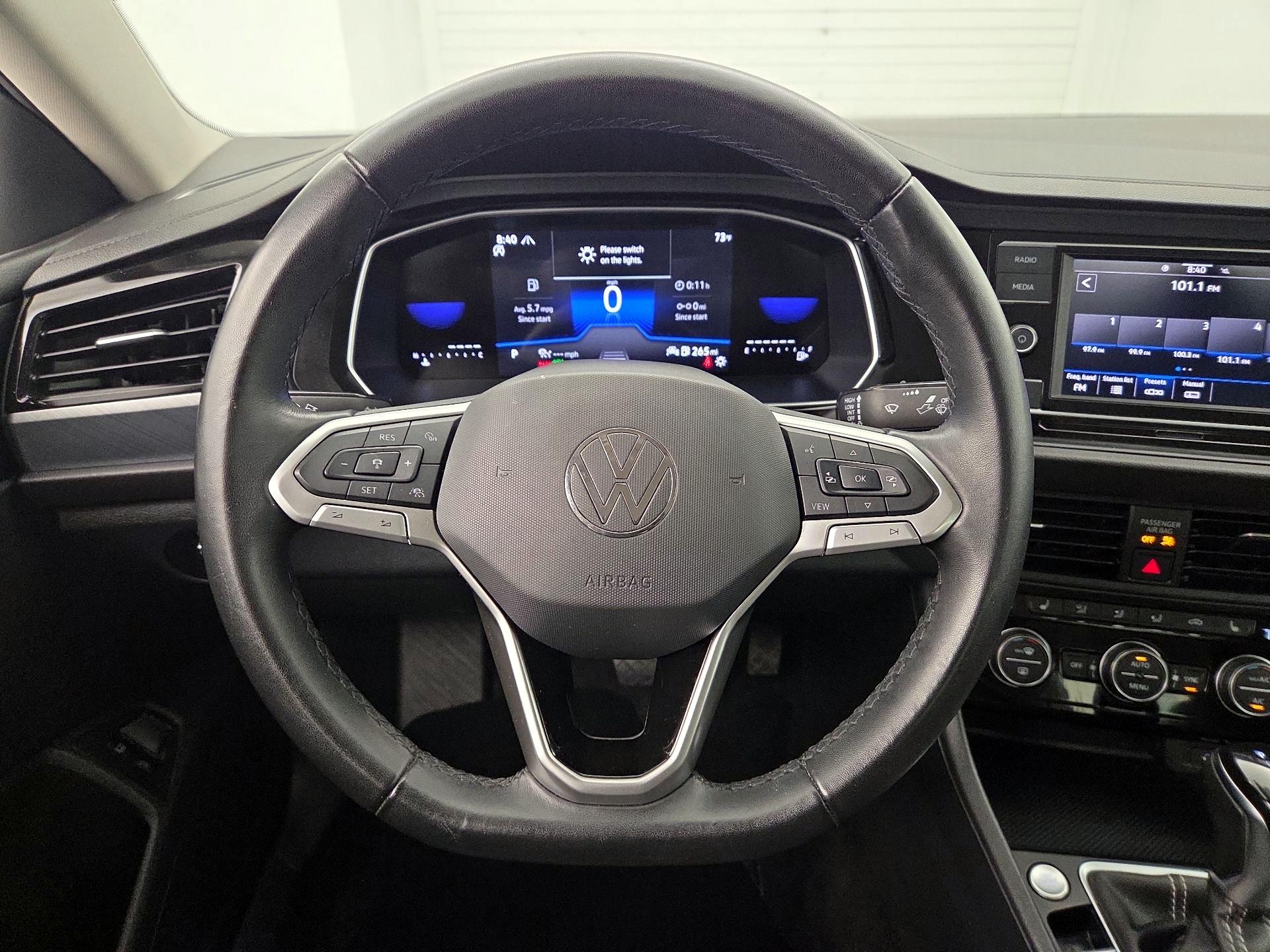 Thumbnail: 2024 Volkswagen Jetta - 10