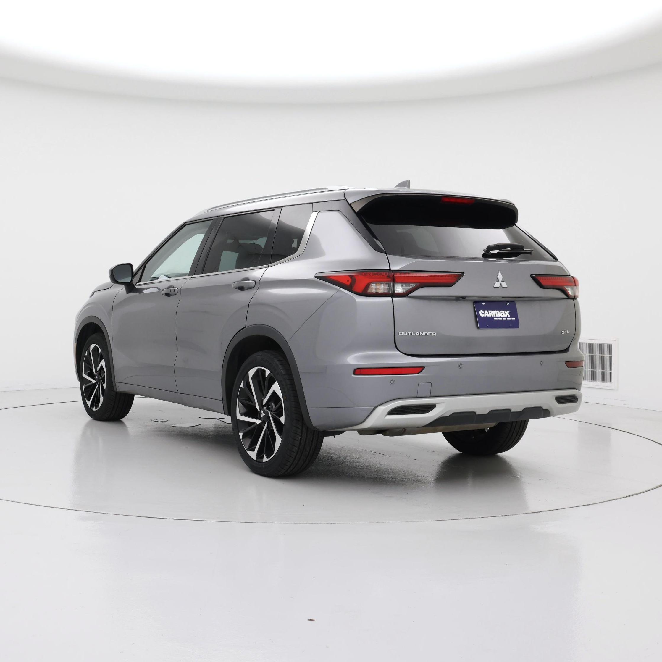 Thumbnail: 2023 Mitsubishi Outlander - 2