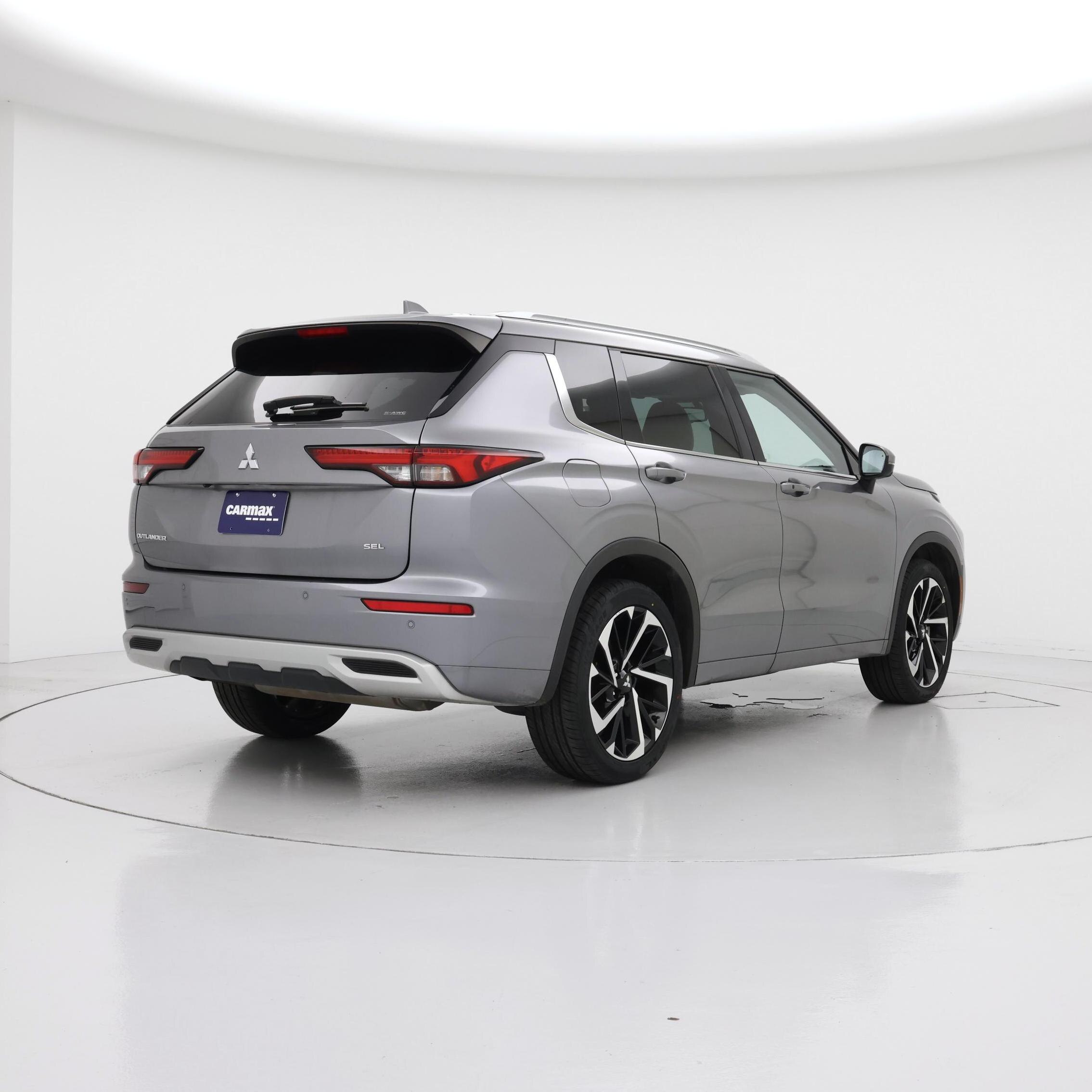 Thumbnail: 2023 Mitsubishi Outlander - 8