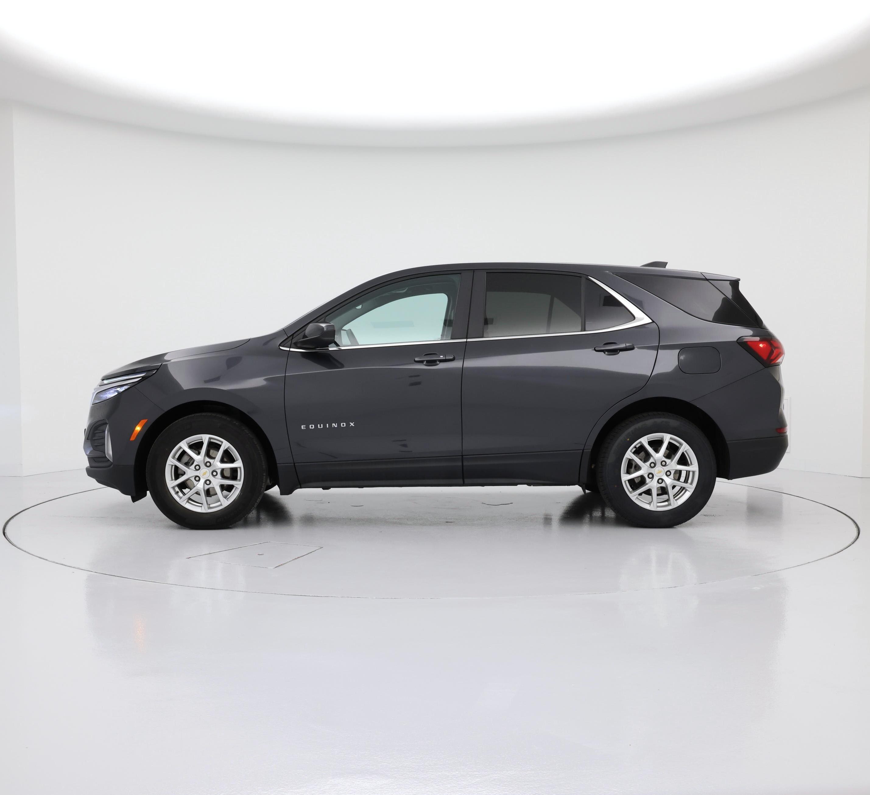 Thumbnail: 2022 Chevrolet Equinox - 3