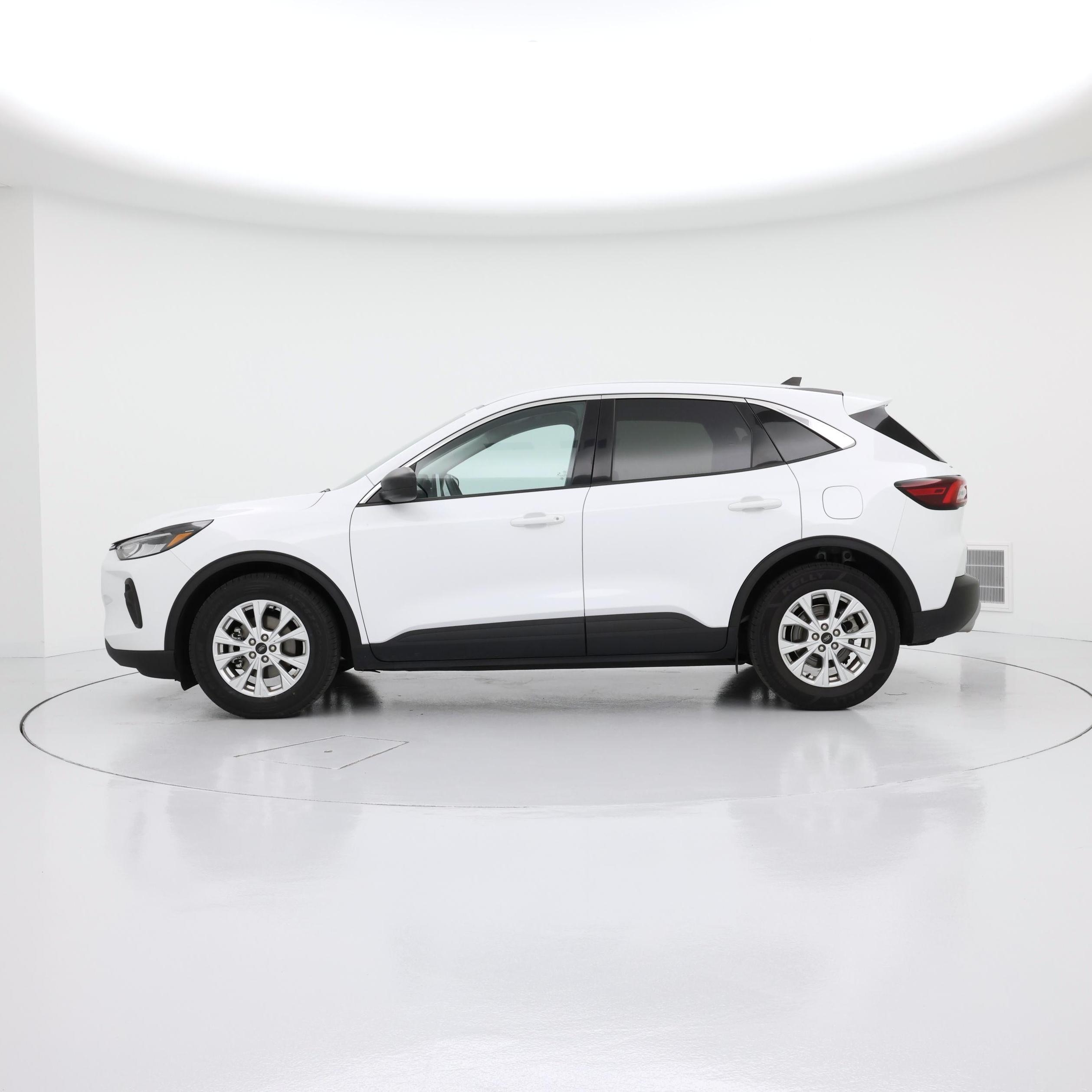 Thumbnail: 2023 Ford Escape - 3