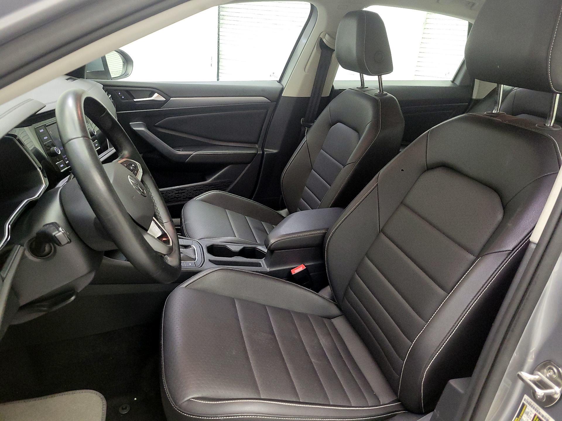 Thumbnail: 2024 Volkswagen Jetta - 9