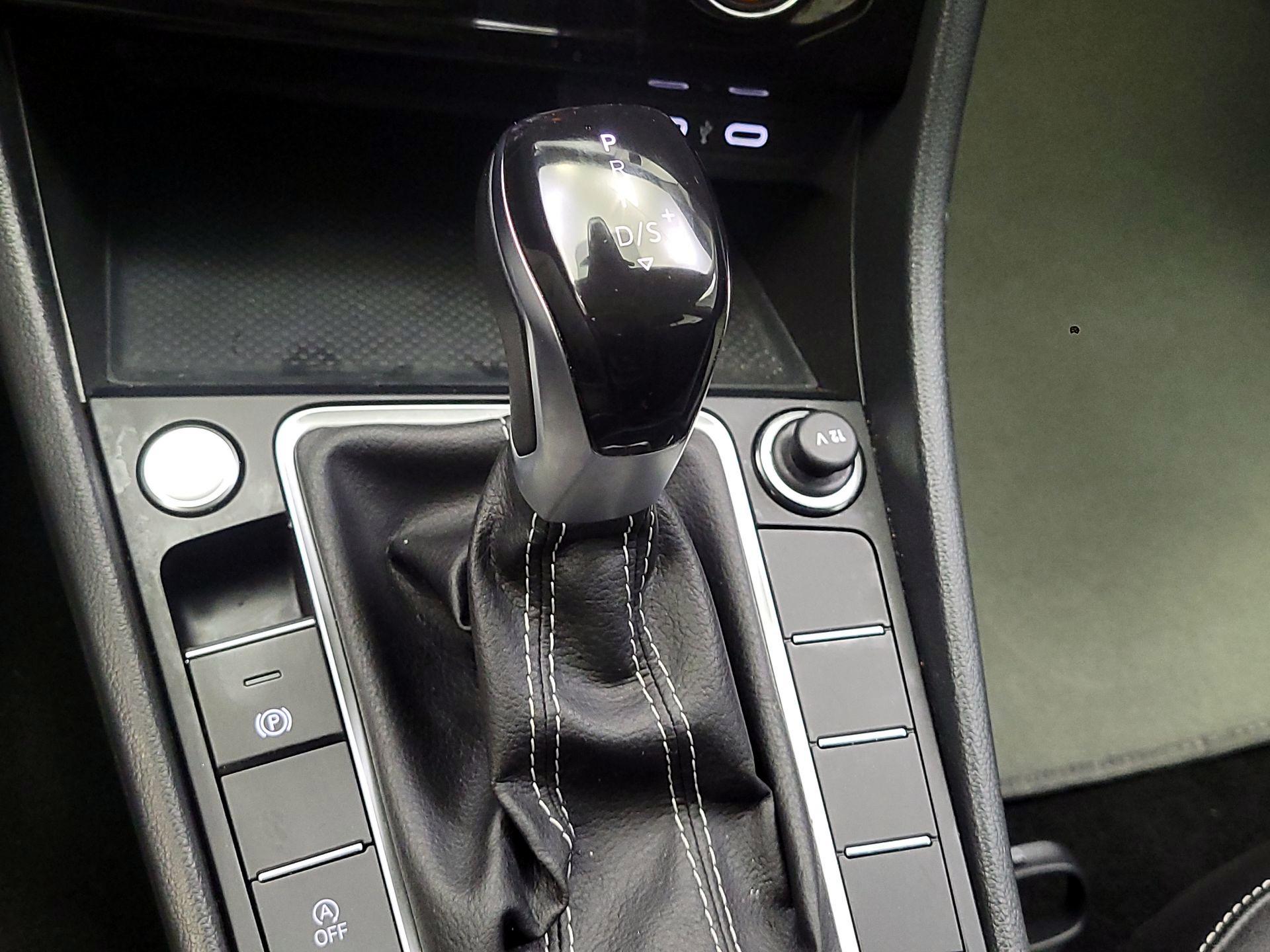 Thumbnail: 2024 Volkswagen Jetta - 15