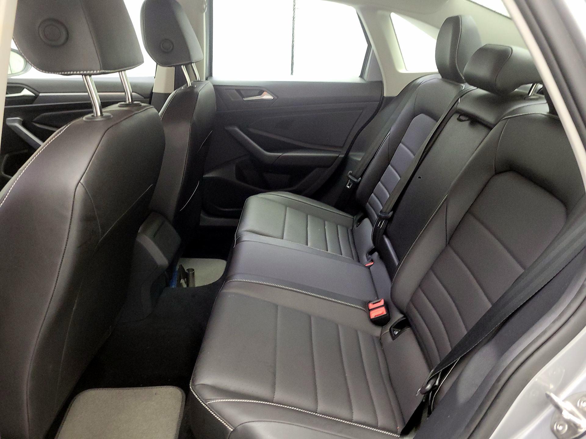 Thumbnail: 2024 Volkswagen Jetta - 17