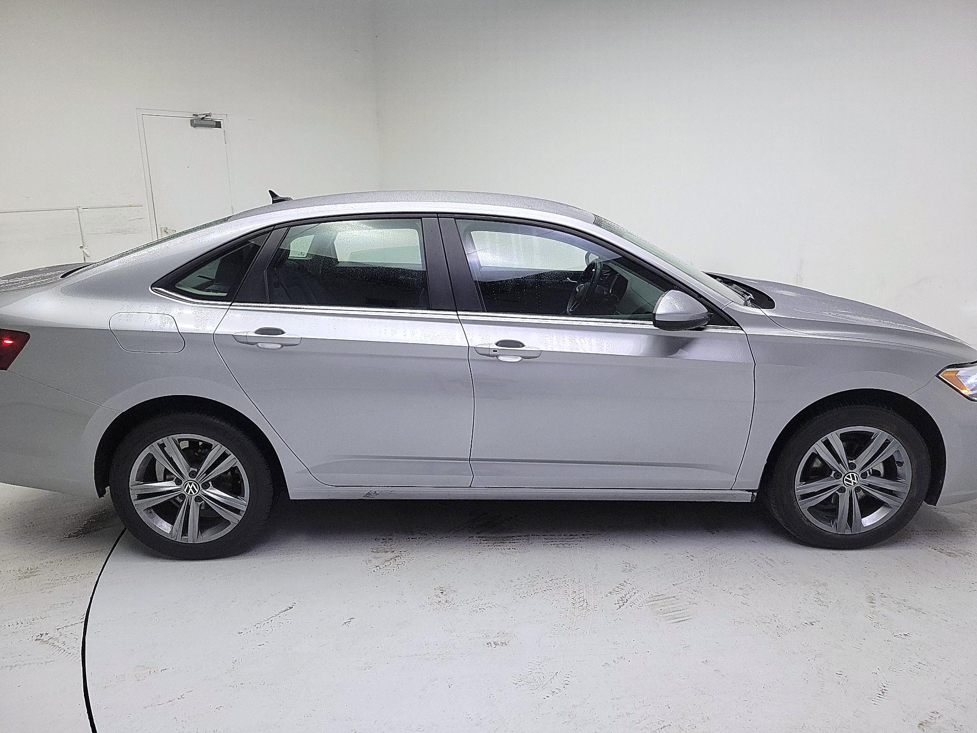 Thumbnail: 2024 Volkswagen Jetta - 4