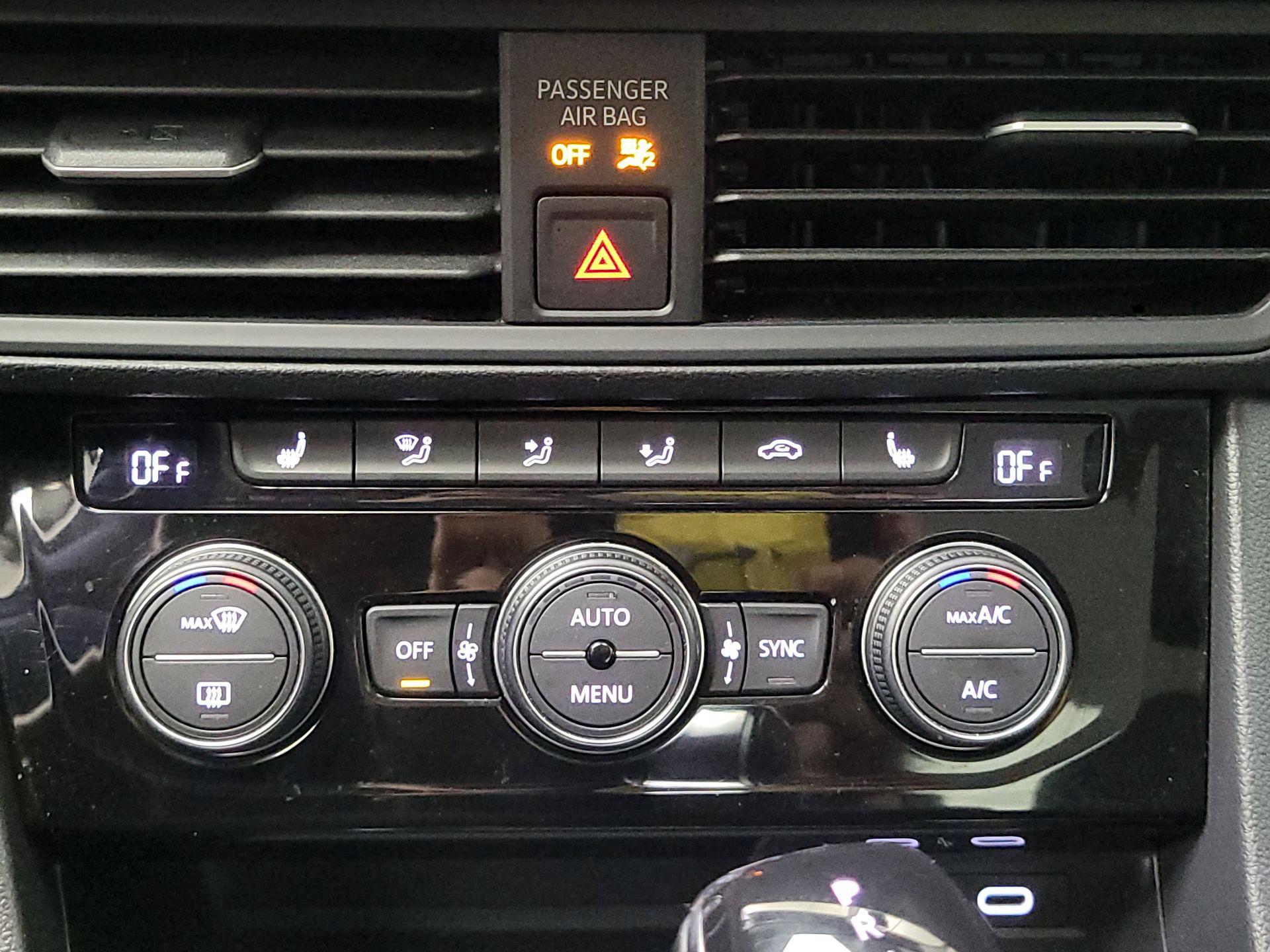 Thumbnail: 2024 Volkswagen Jetta - 14