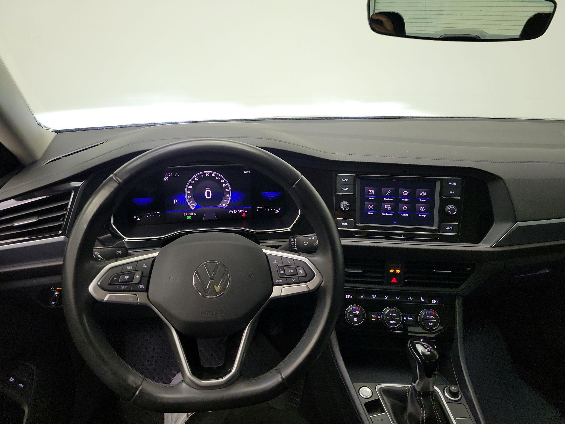 Thumbnail: 2024 Volkswagen Jetta - 8