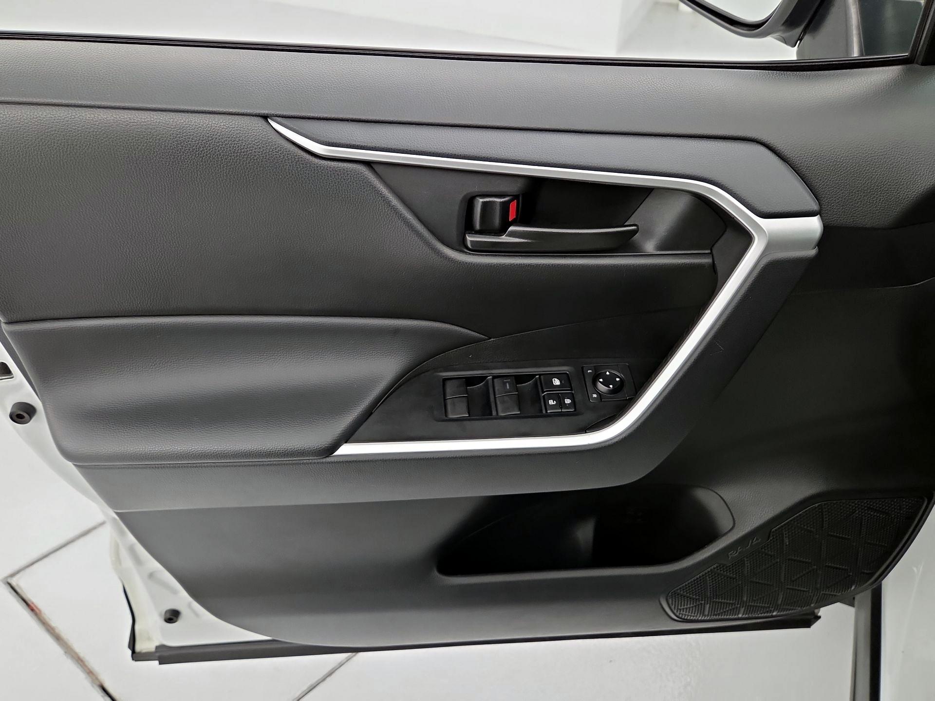 Thumbnail: 2024 Toyota RAV4 - 12