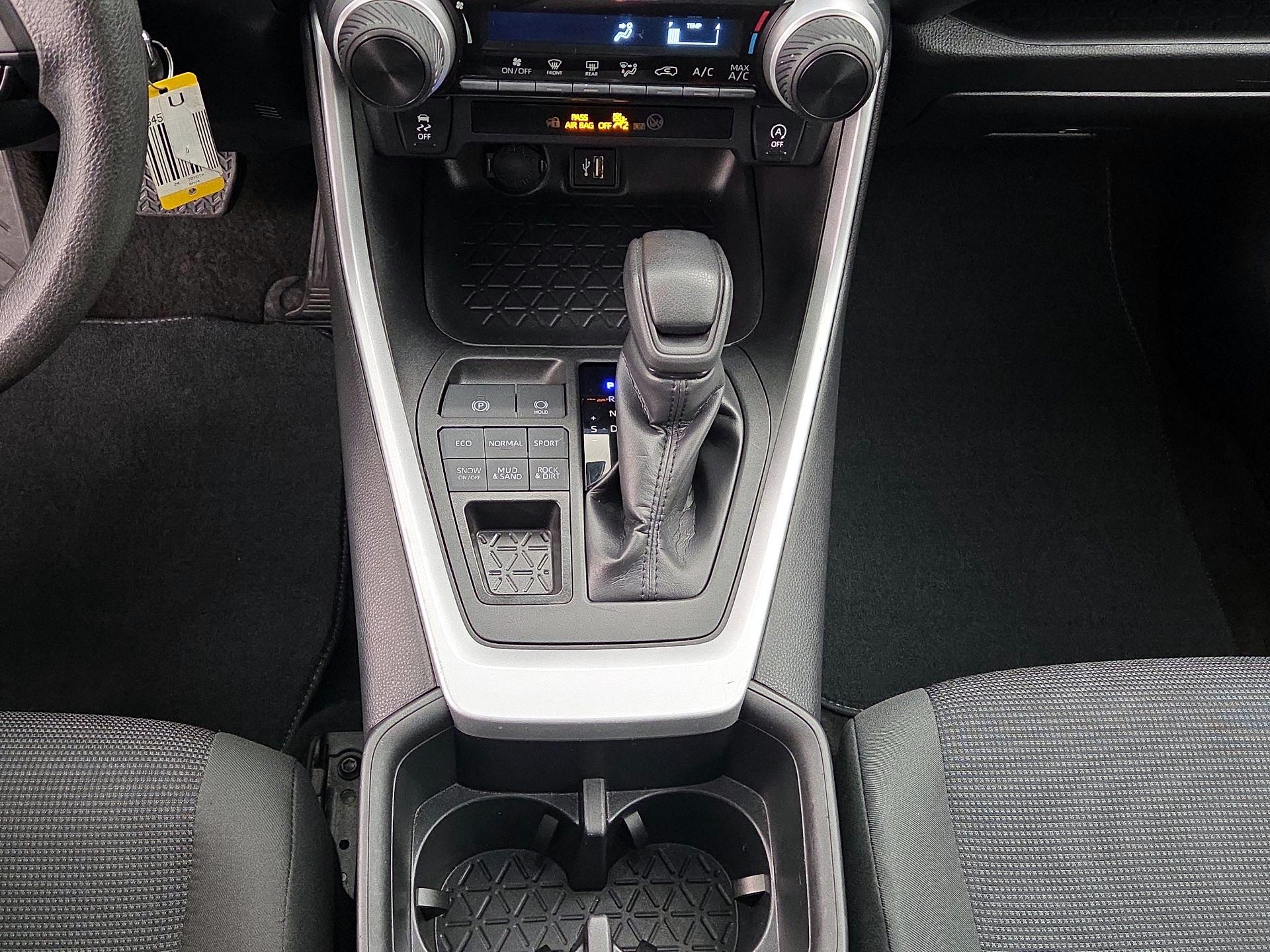 Thumbnail: 2024 Toyota RAV4 - 17