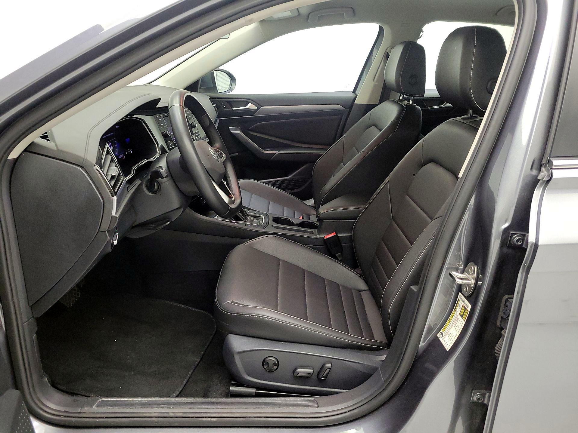 Thumbnail: 2024 Volkswagen Jetta - 9