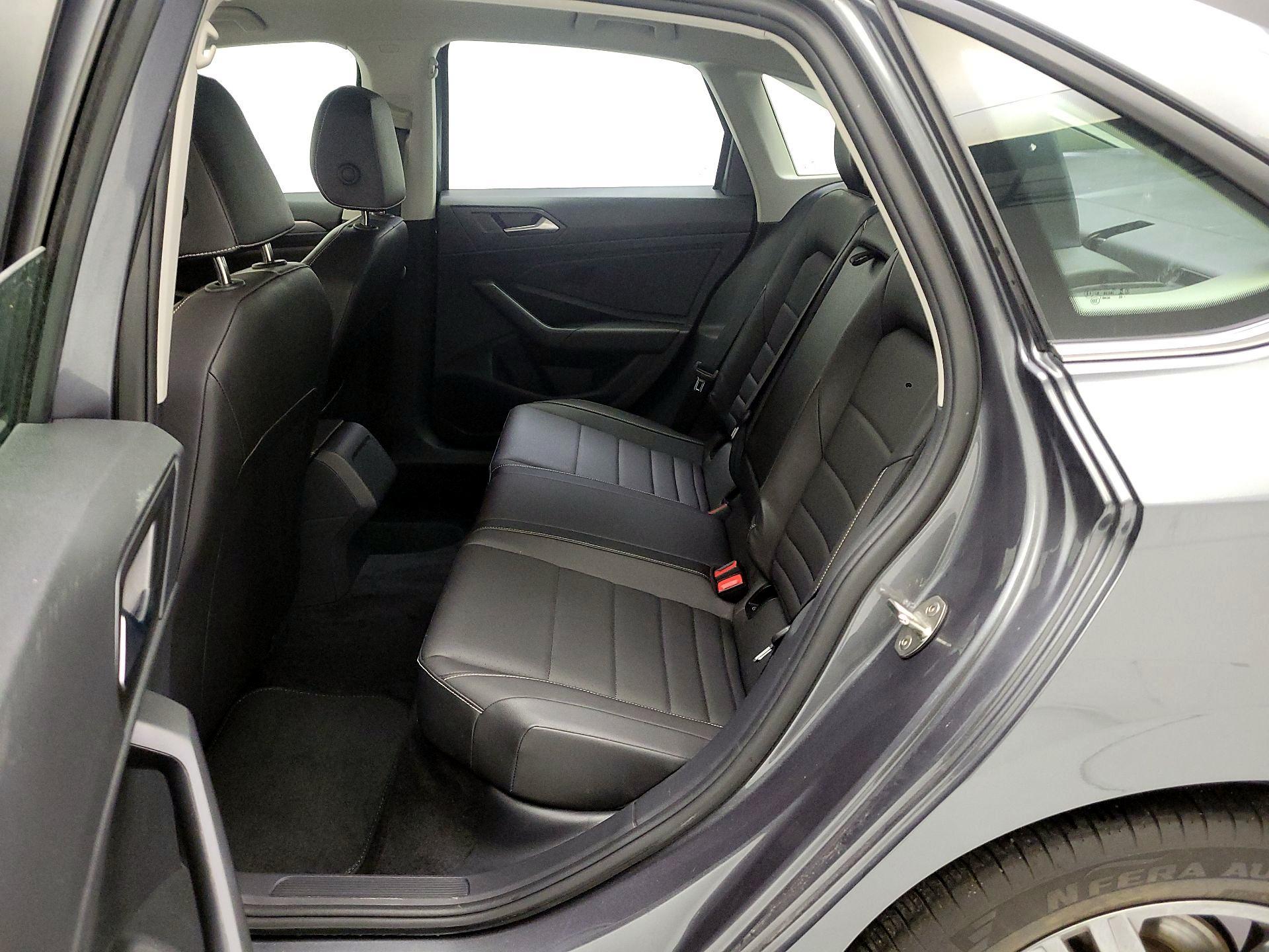 Thumbnail: 2024 Volkswagen Jetta - 17