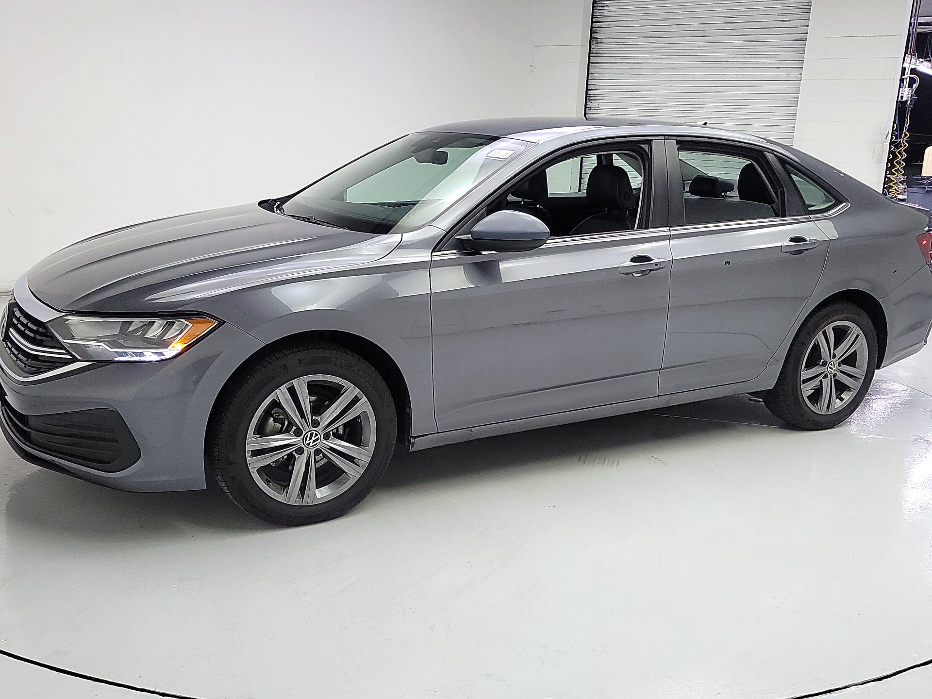 Thumbnail: 2024 Volkswagen Jetta - 3