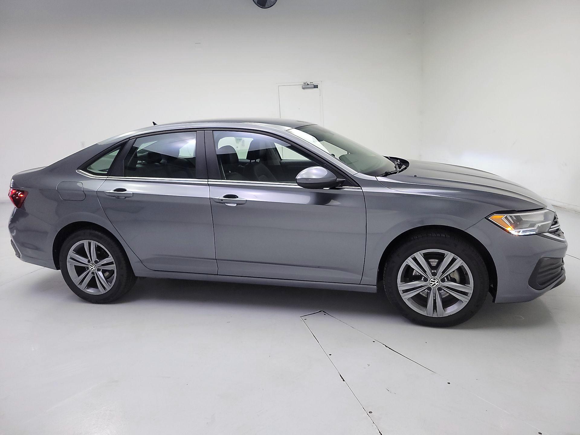 Thumbnail: 2024 Volkswagen Jetta - 4