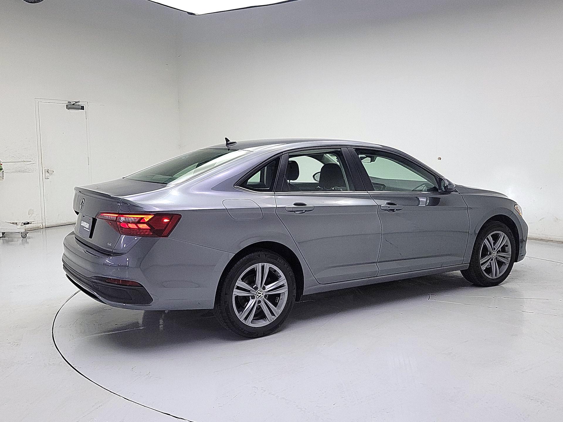 Thumbnail: 2024 Volkswagen Jetta - 5