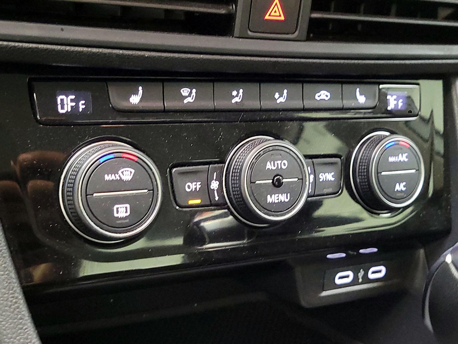 2024 Volkswagen Jetta SE - Photo 17