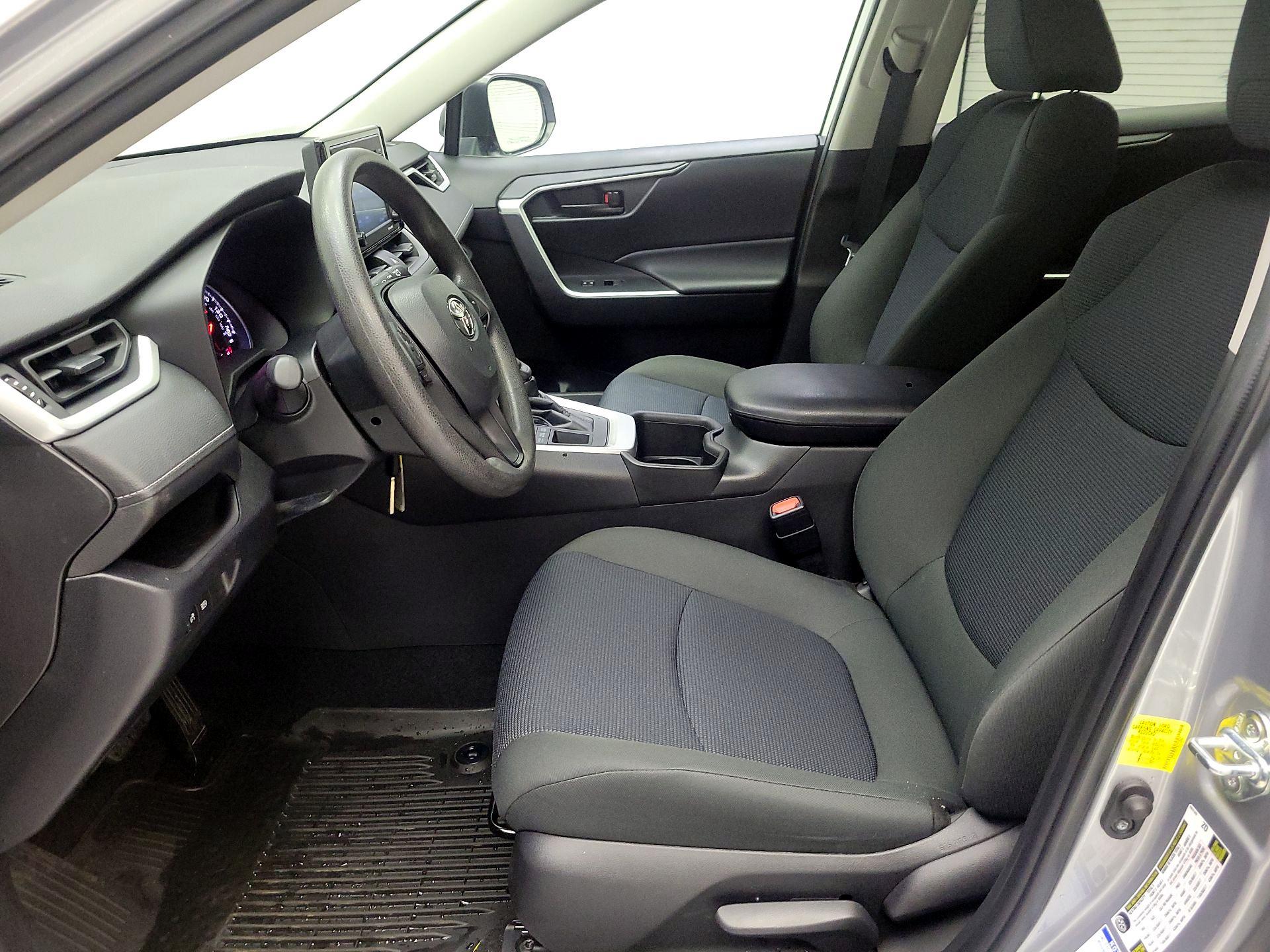 Thumbnail: 2022 Toyota RAV4 - 9