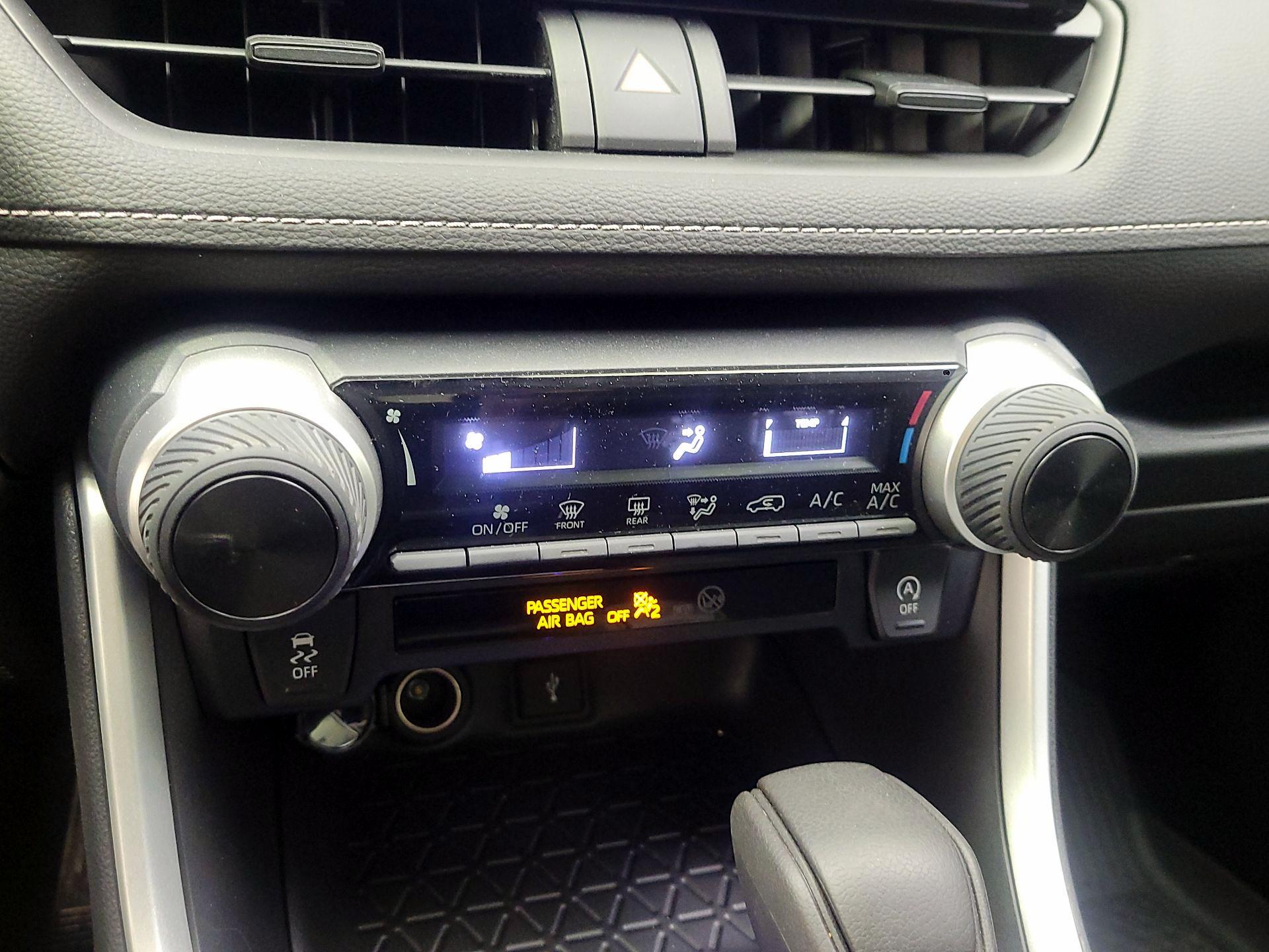 Thumbnail: 2022 Toyota RAV4 - 14