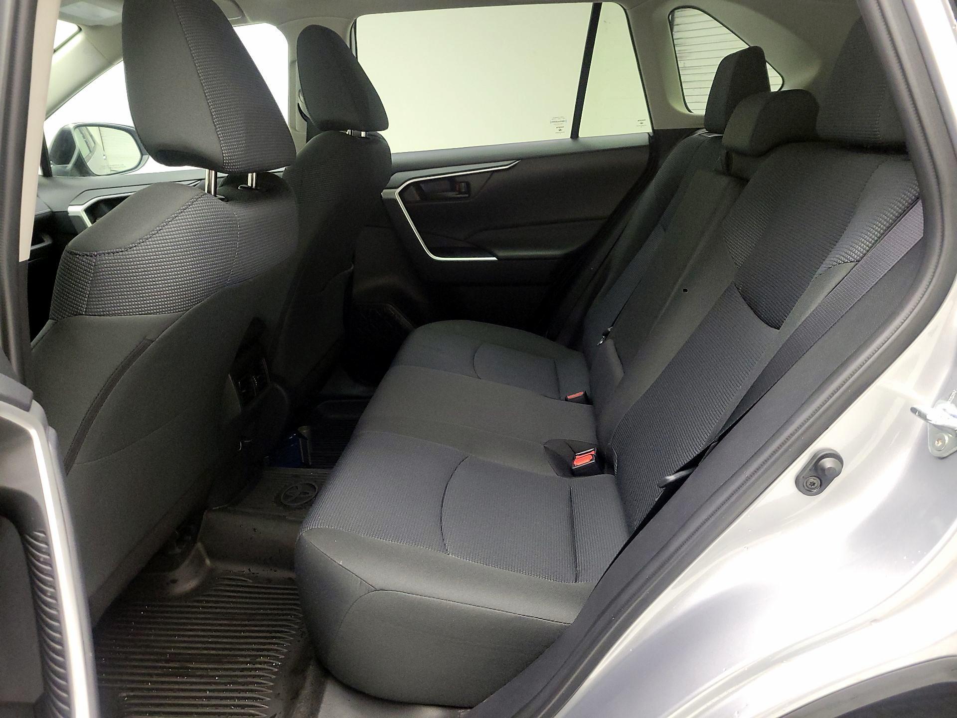 Thumbnail: 2022 Toyota RAV4 - 17