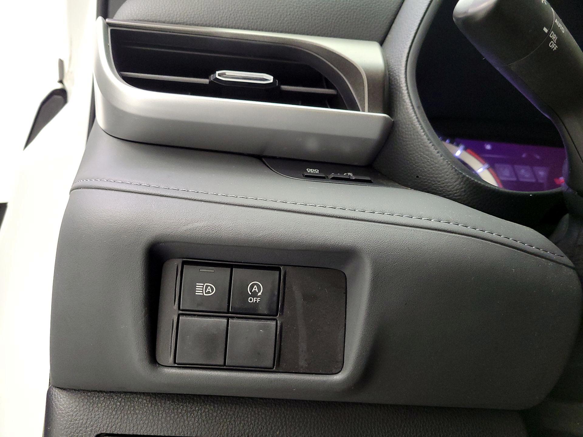 Thumbnail: 2023 Toyota Highlander - 11