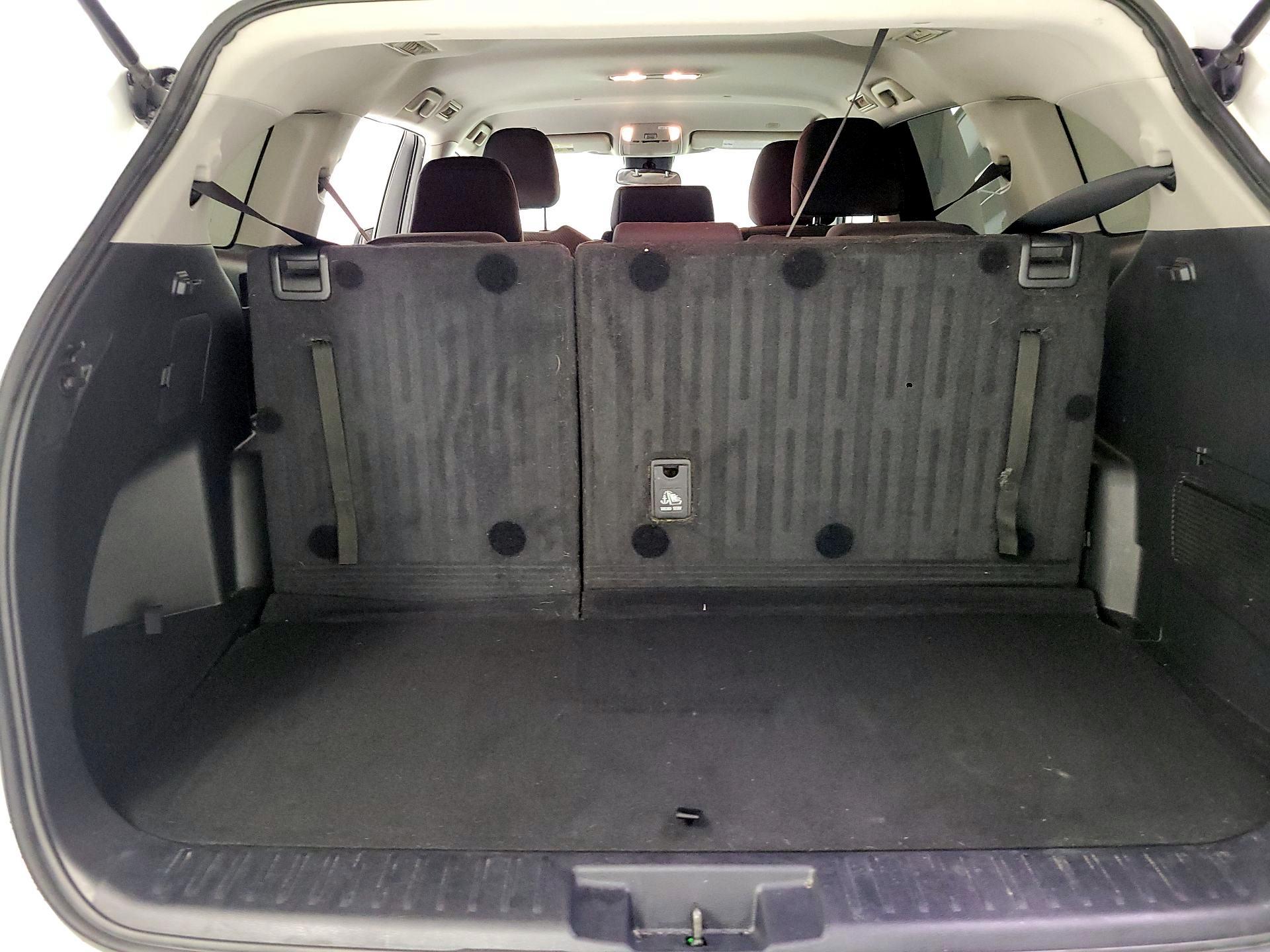 Thumbnail: 2023 Toyota Highlander - 18