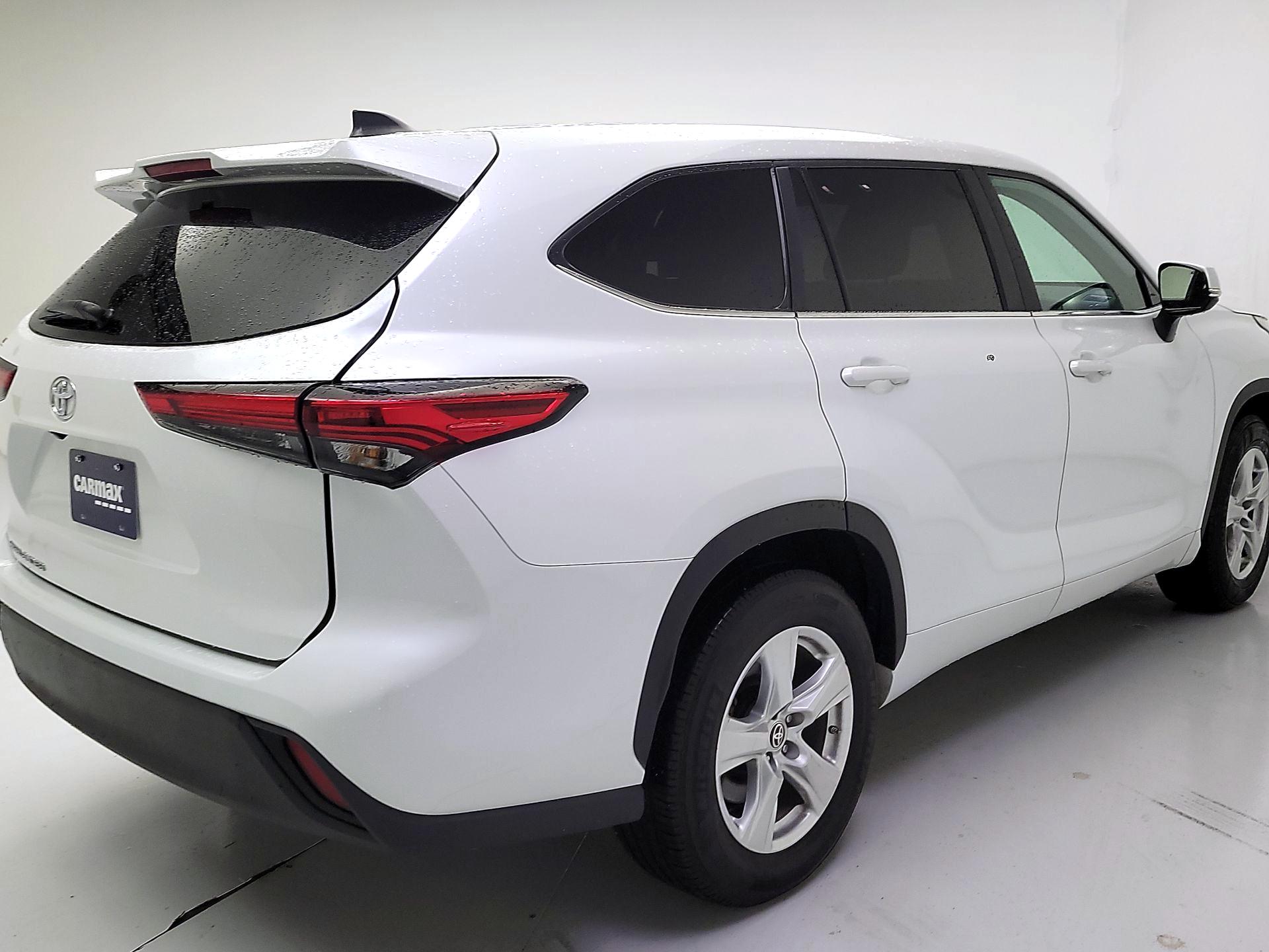 Thumbnail: 2023 Toyota Highlander - 5
