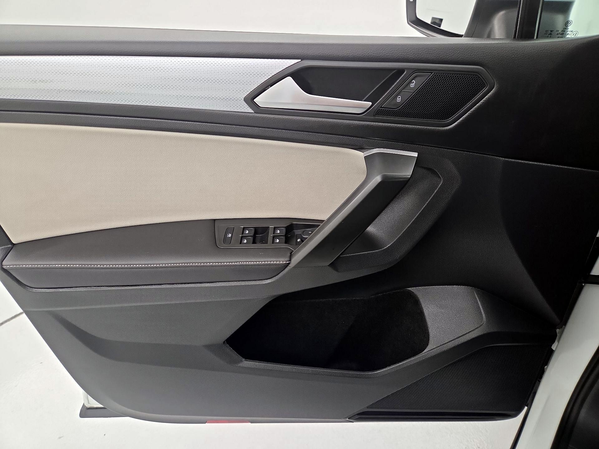 Thumbnail: 2024 Volkswagen Tiguan - 12