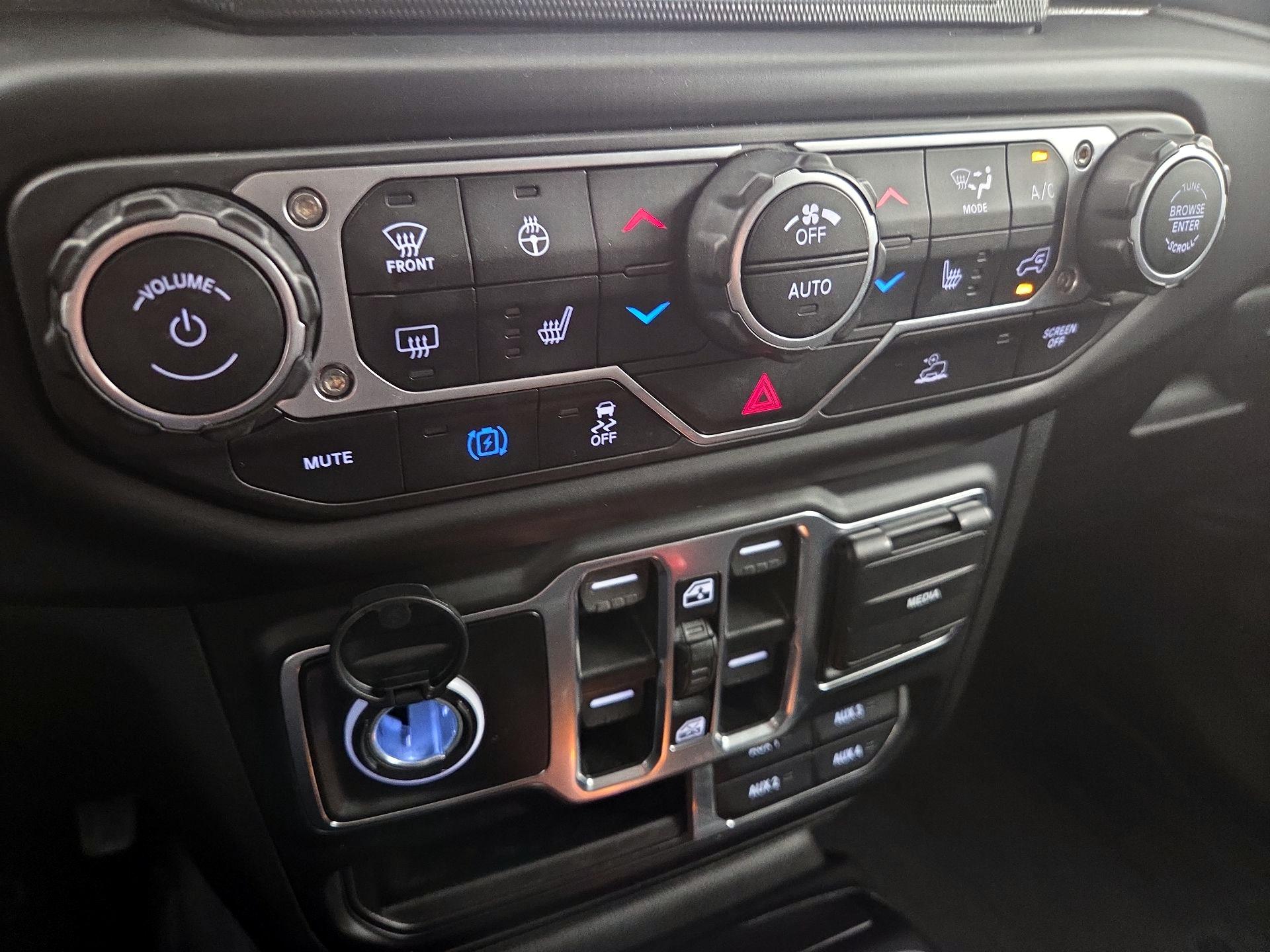 Thumbnail: 2023 Jeep Wrangler - 17