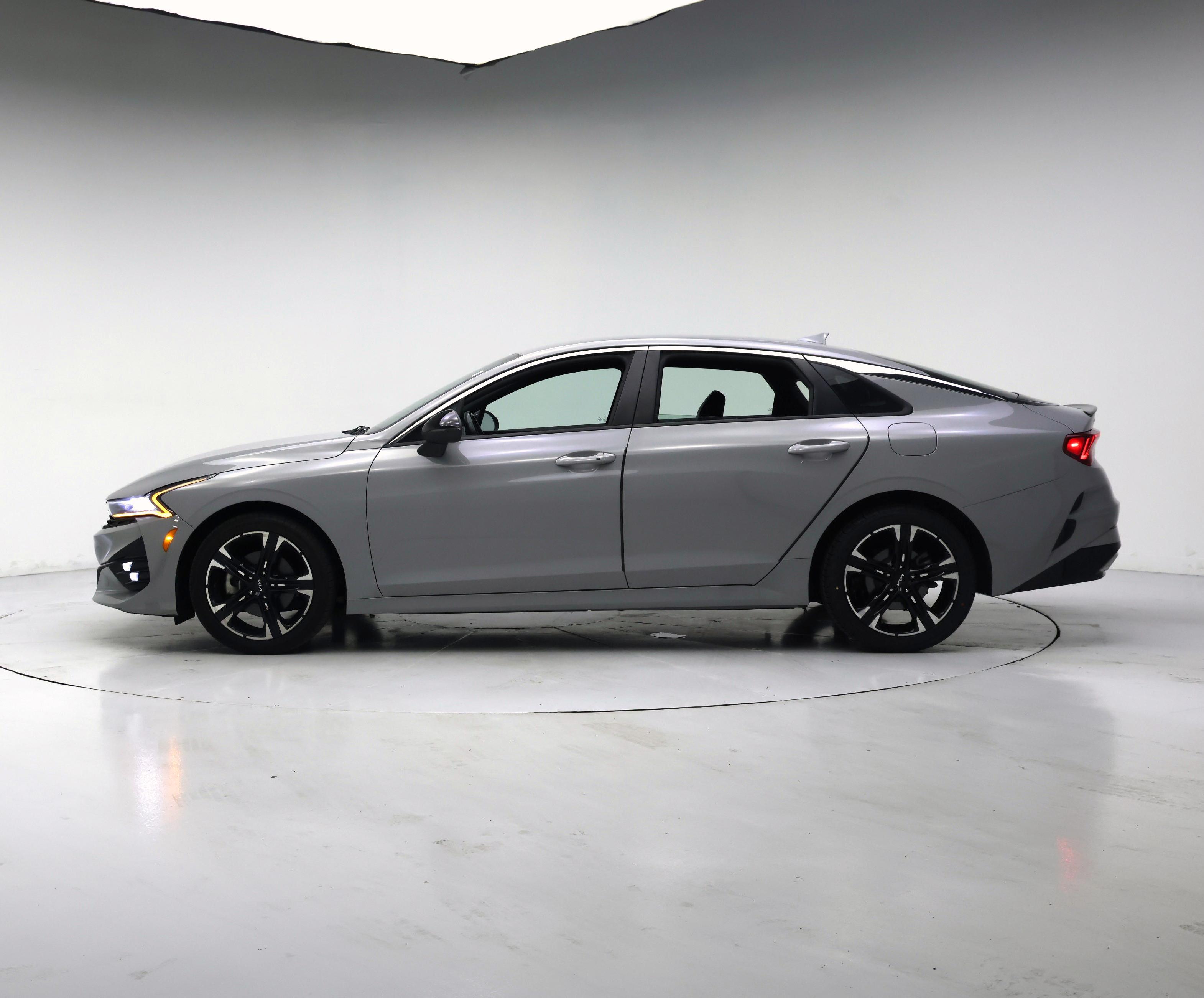 Thumbnail: 2022 Kia K5 - 3