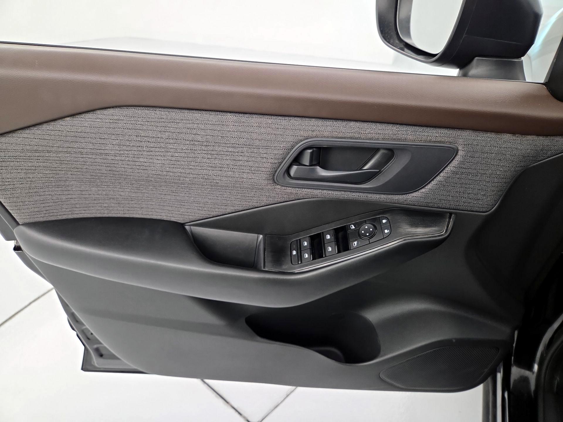 Thumbnail: 2023 Nissan Rogue - 12