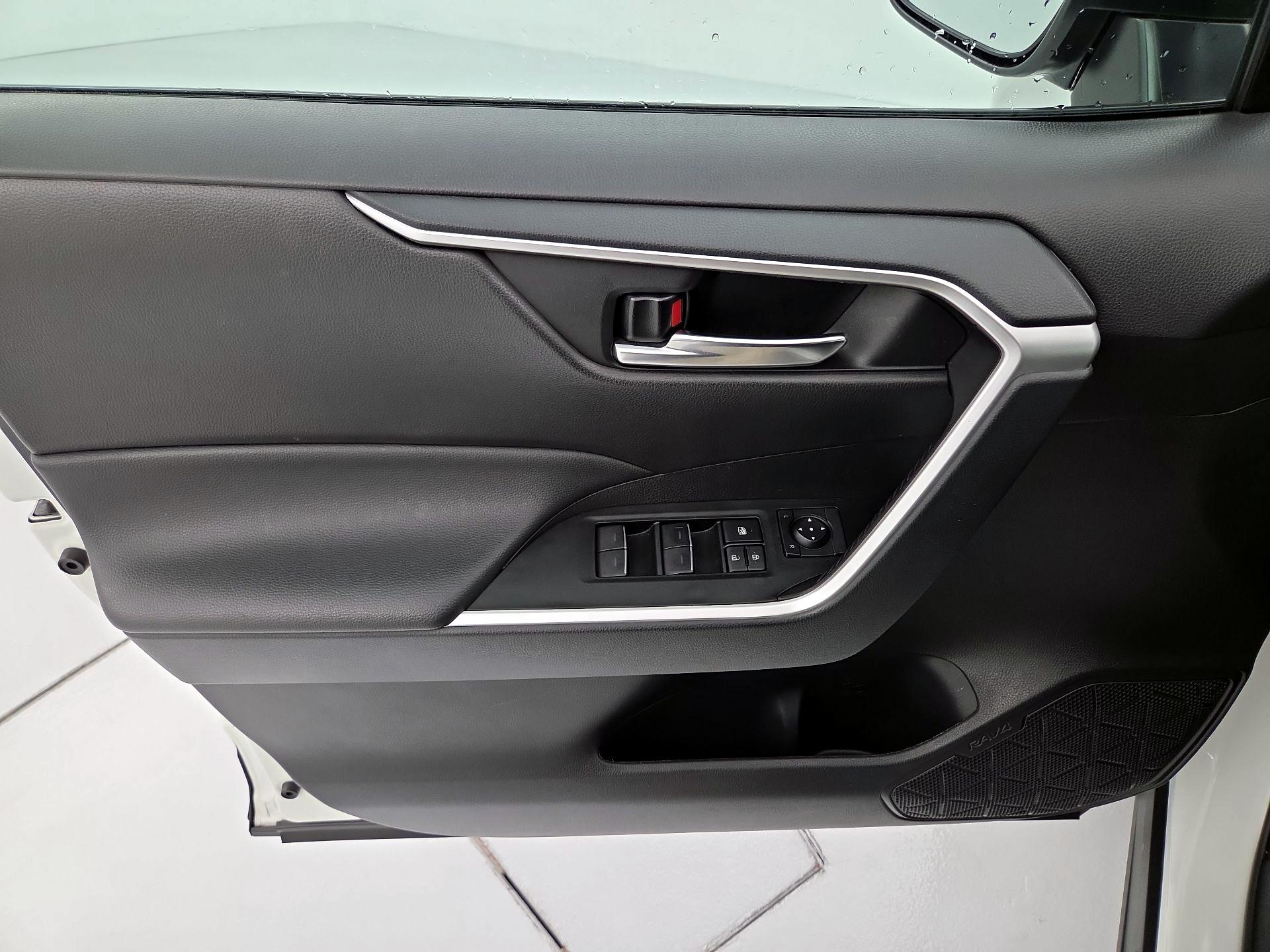 Thumbnail: 2024 Toyota RAV4 - 12