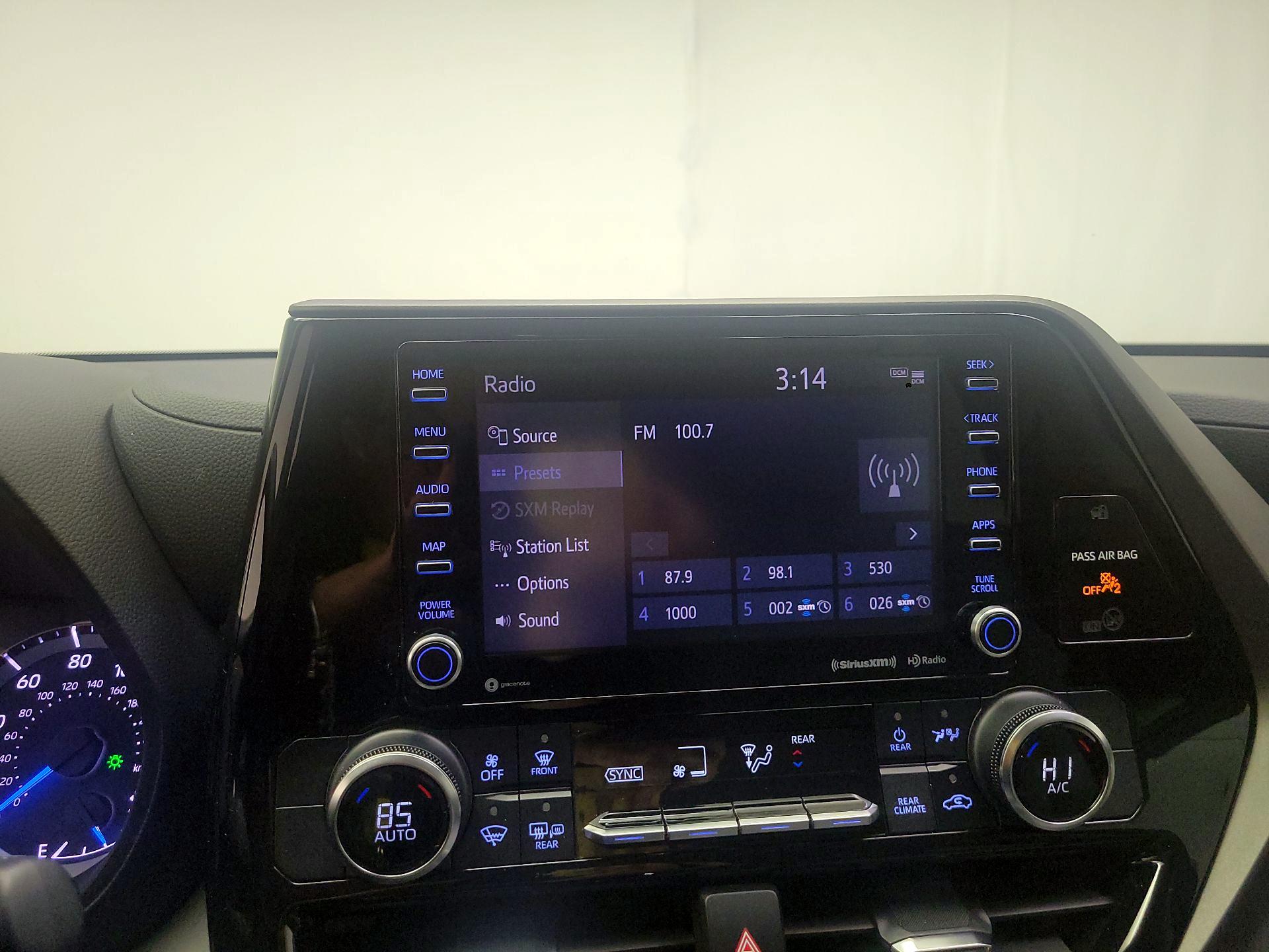 Thumbnail: 2022 Toyota Highlander - 14