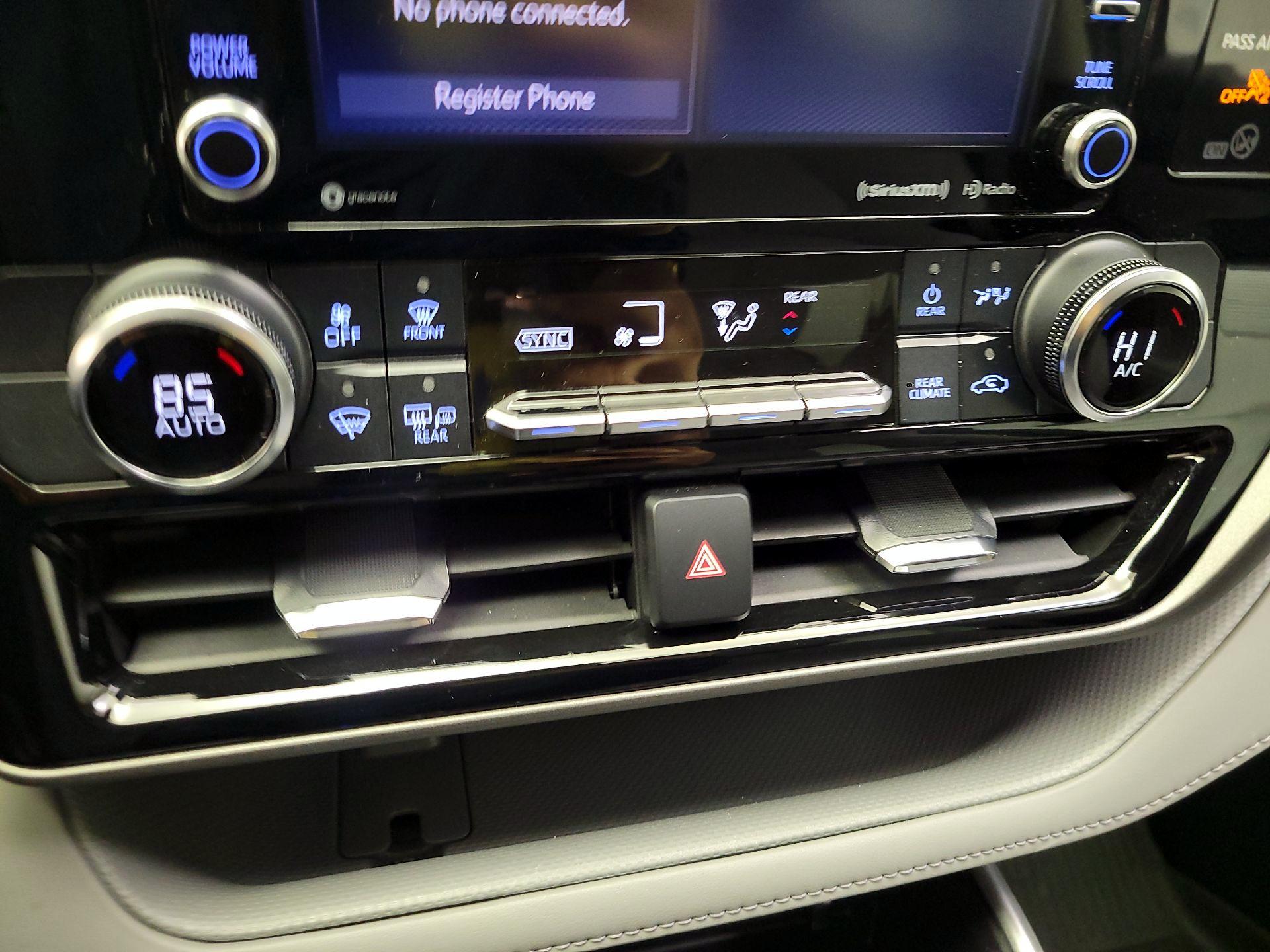 Thumbnail: 2022 Toyota Highlander - 15