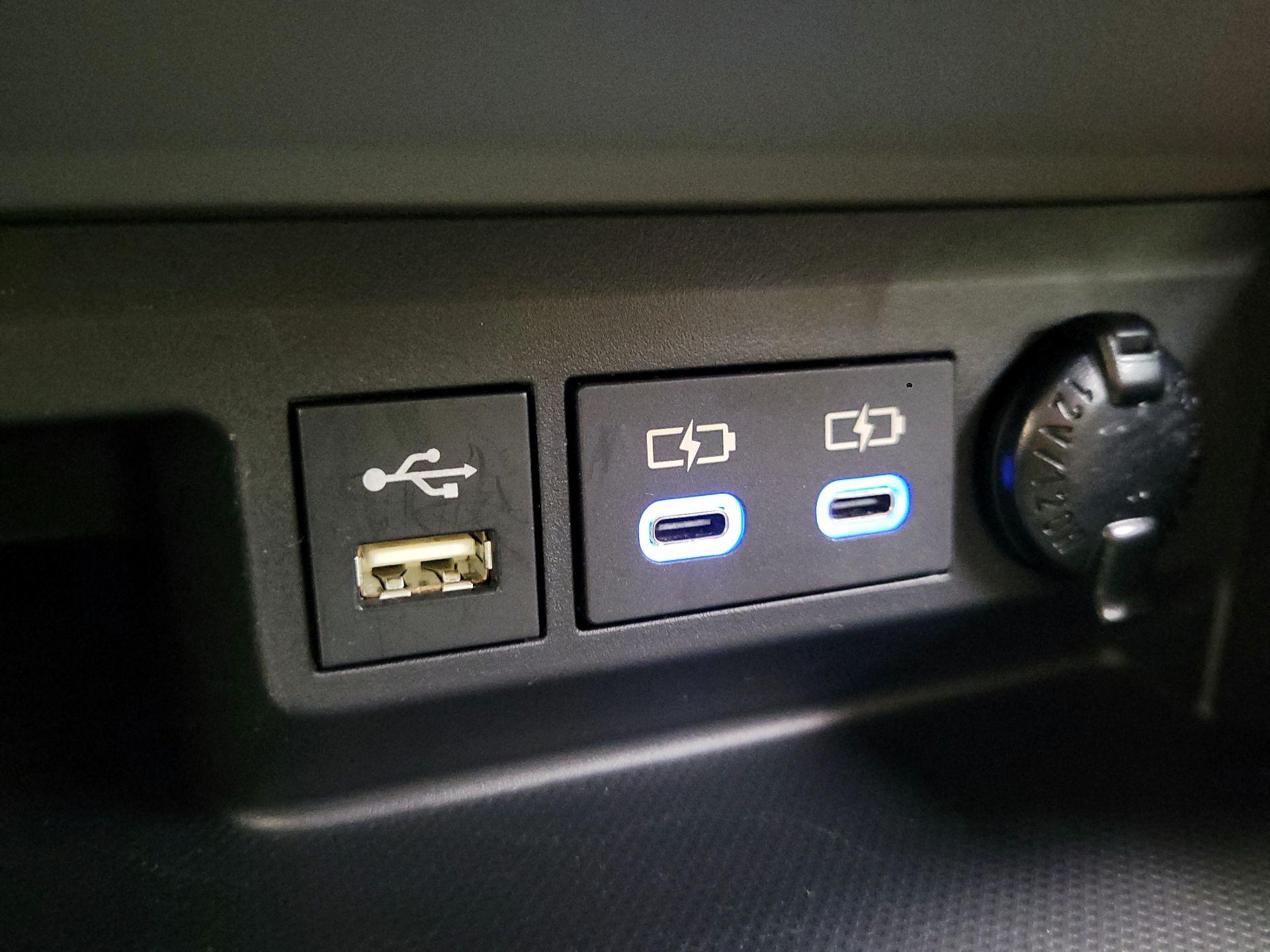 Thumbnail: 2022 Toyota Highlander - 17