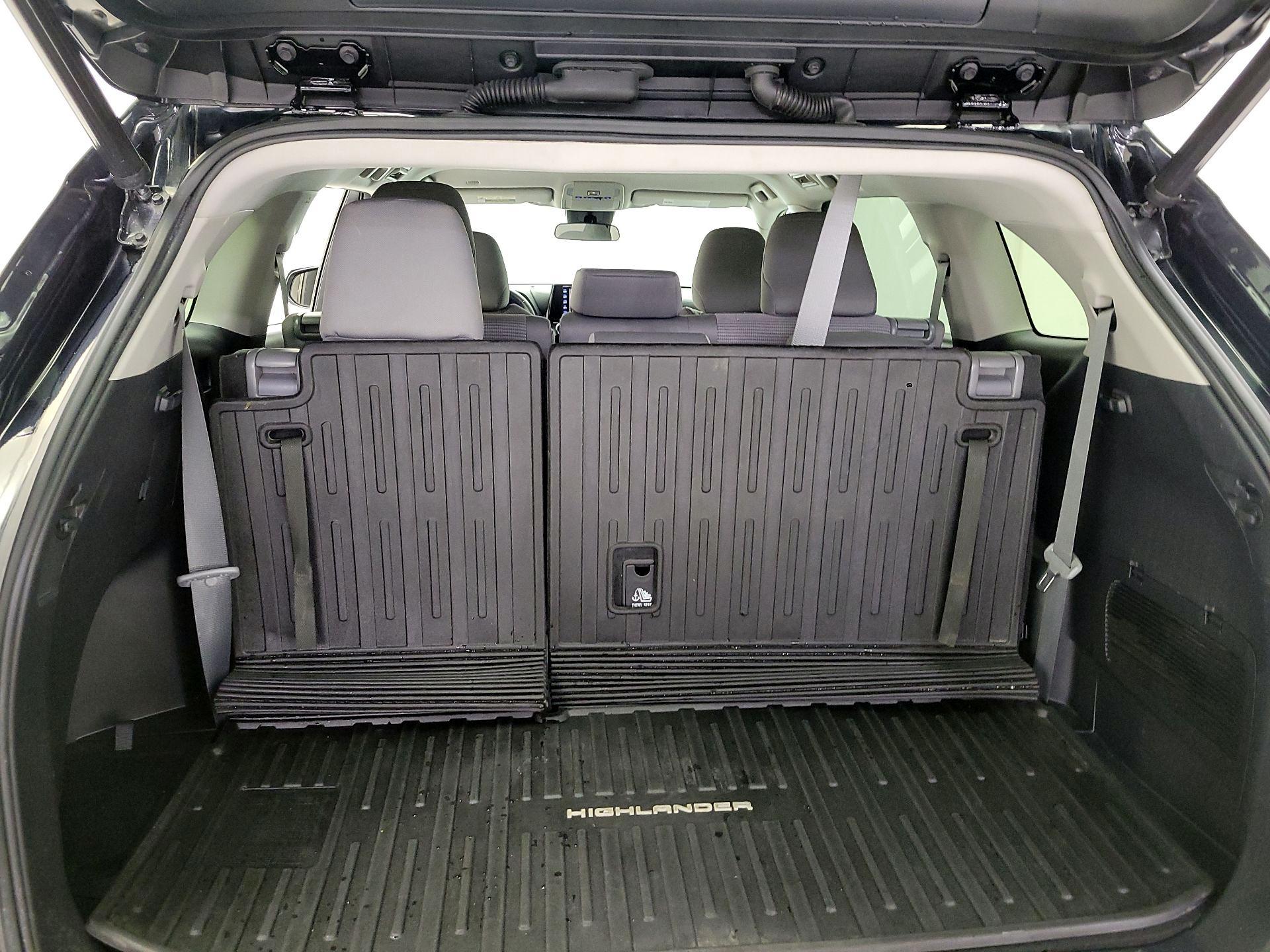 Thumbnail: 2022 Toyota Highlander - 20