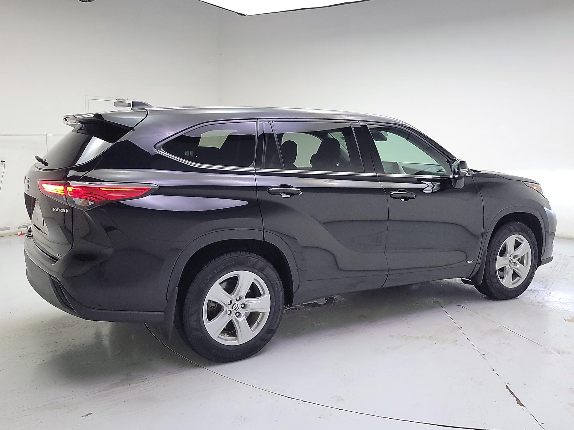 Thumbnail: 2022 Toyota Highlander - 5