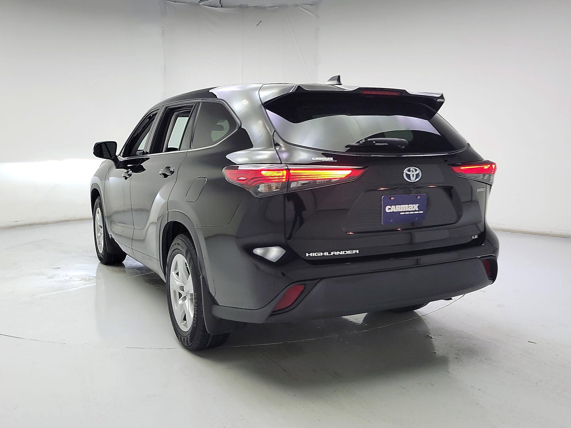 Thumbnail: 2022 Toyota Highlander - 7