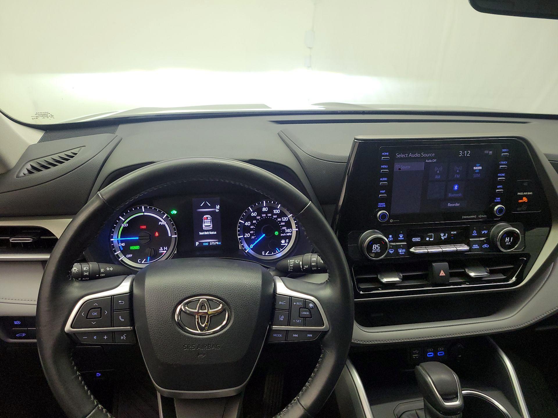 Thumbnail: 2022 Toyota Highlander - 8