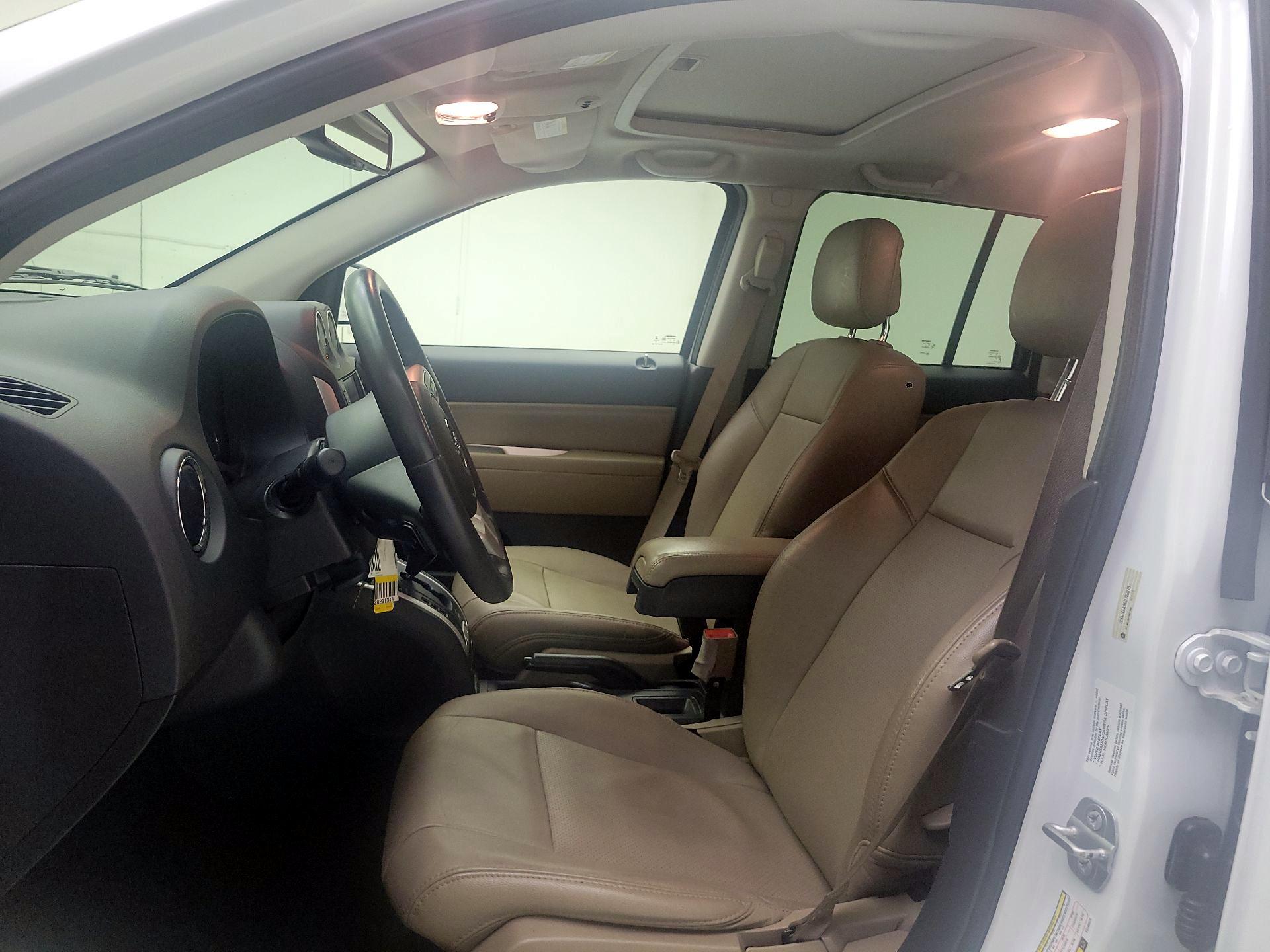 Thumbnail: 2014 Jeep Compass - 9