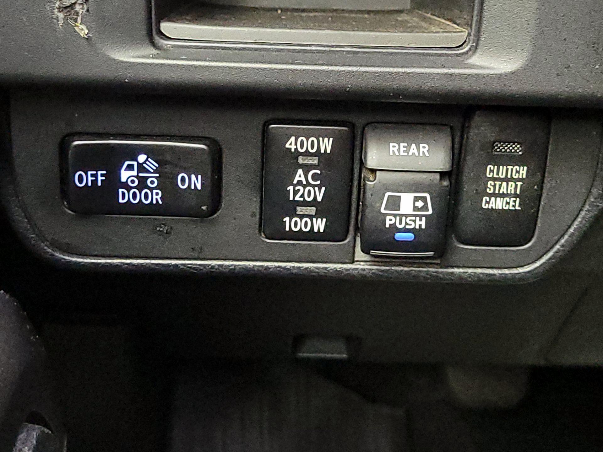 Thumbnail: 2017 Toyota Tacoma - 11